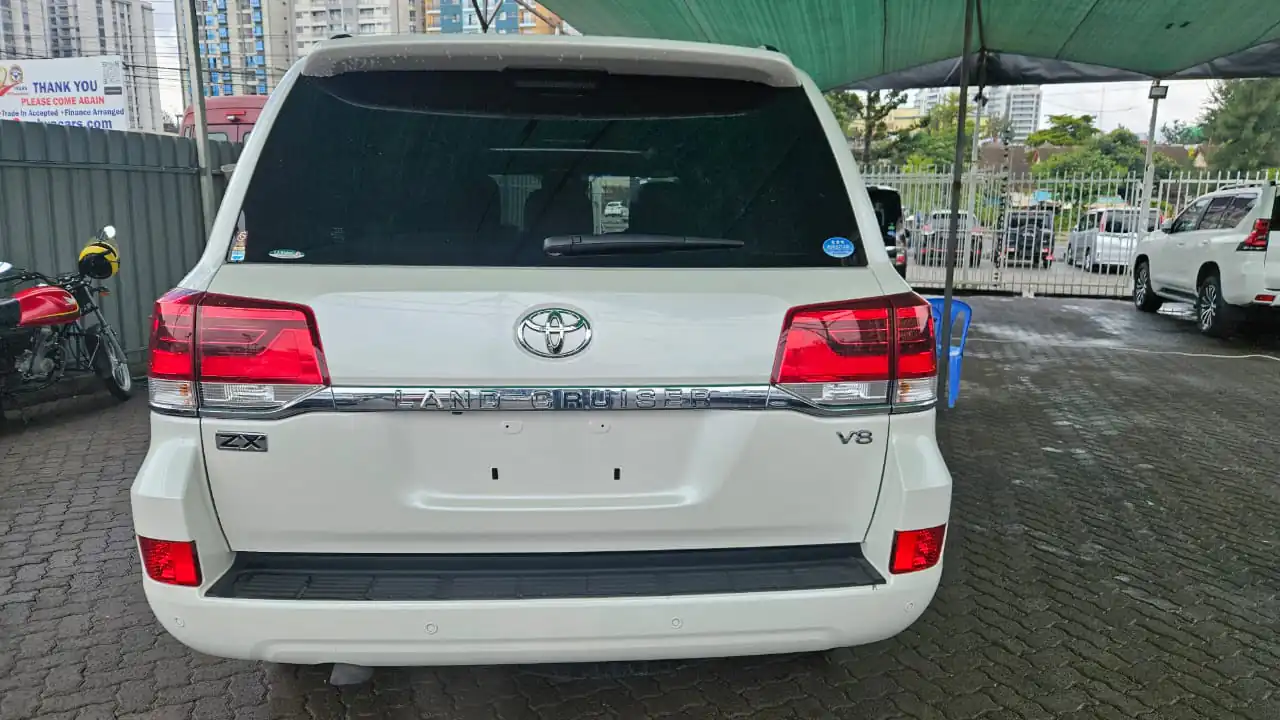 Toyota Land Cruiser 2019 V8 ZX New Arrival 9.9M 200 series 💪 Fully Loaded QUICK SALE. Cars from 150K, 30% Deposit lipa pole pole. Hire purchase installments HP Car IMPORT 0% DEPOSIT. UpTo 70% financing/finance NO CRB STATUS CHECK Trade in OK