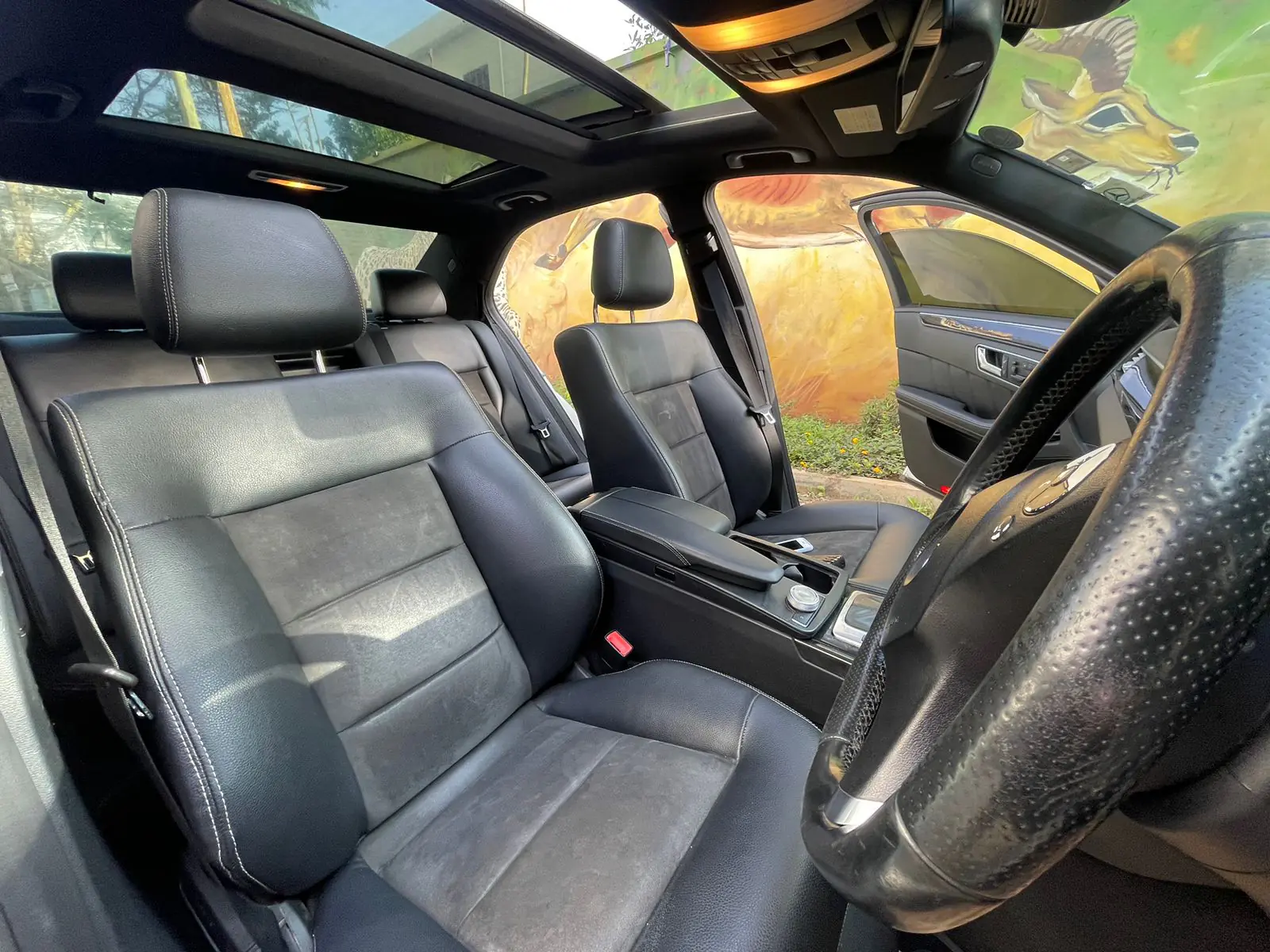 Mercedes Benz E250 Panoramic View Sunroof 😲 QUICK SALE. Cars from 150K, 30% Deposit lipa pole pole. Hire purchase installments HP. UpTo 70% financing/finance NO CRB STATUS CHECK Trade in OK