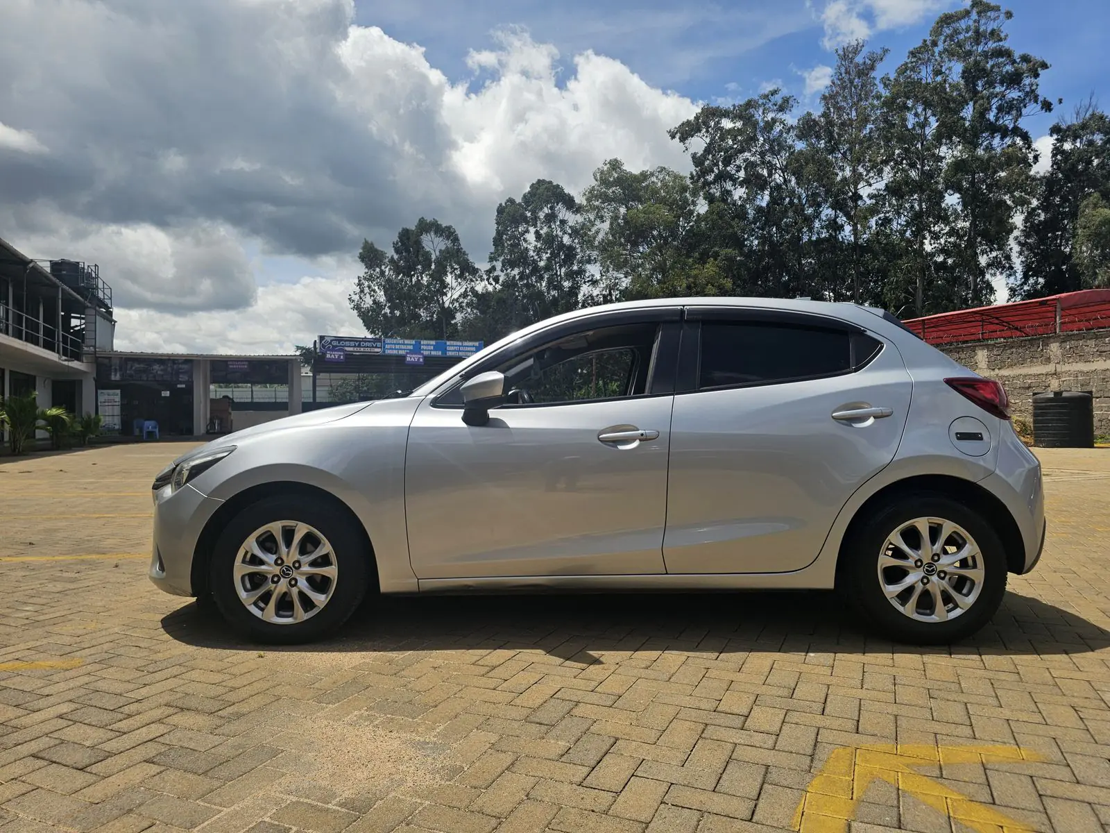 Mazda Demio New Shape Amazing 😲 QUICK SALE. Cars from 150K, 30% Deposit lipa pole pole. Hire purchase installments HP. UpTo 70% financing/finance NO CRB STATUS CHECK Trade in OK