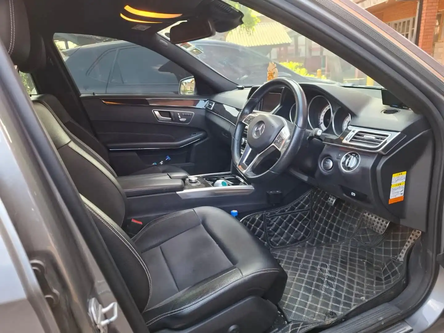 Mercedes Benz E250 Asian Owner Very clean  😲 QUICK SALE. Cars from 150K, 30% Deposit lipa pole pole. Hire purchase installments HP. UpTo 70% financing/finance NO CRB STATUS CHECK Trade in OK