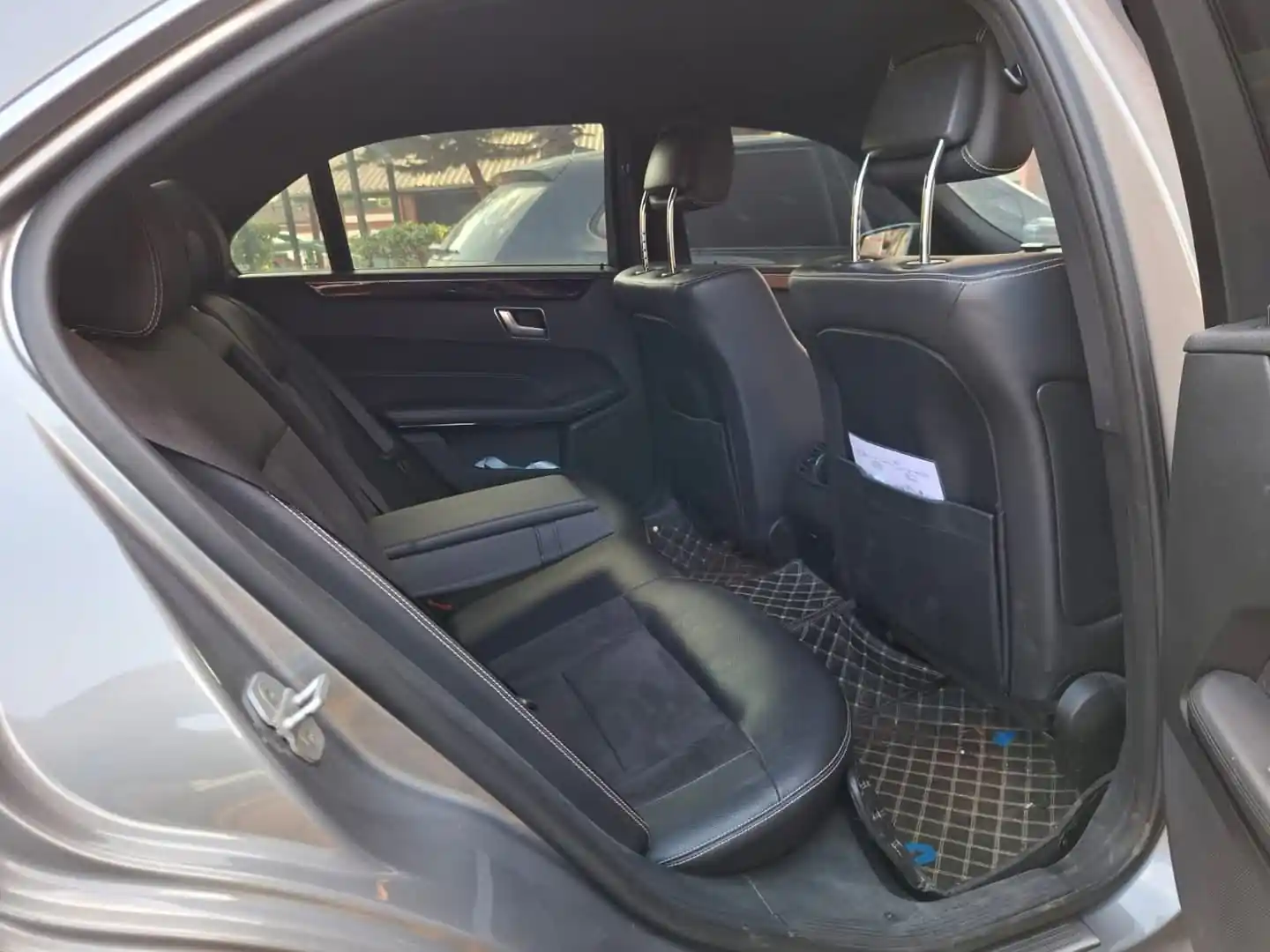 Mercedes Benz E250 Asian Owner Very clean  😲 QUICK SALE. Cars from 150K, 30% Deposit lipa pole pole. Hire purchase installments HP. UpTo 70% financing/finance NO CRB STATUS CHECK Trade in OK