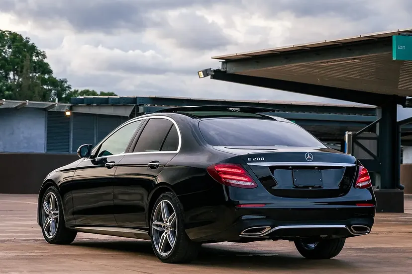 Mercedes Benz E200 Panoramic Sunroof New Arrival New Shape 😲 QUICK SALE. Cars from 150K, 30% Deposit lipa pole pole. Hire purchase installments HP. UpTo 70% financing/finance NO CRB STATUS CHECK Trade in OK