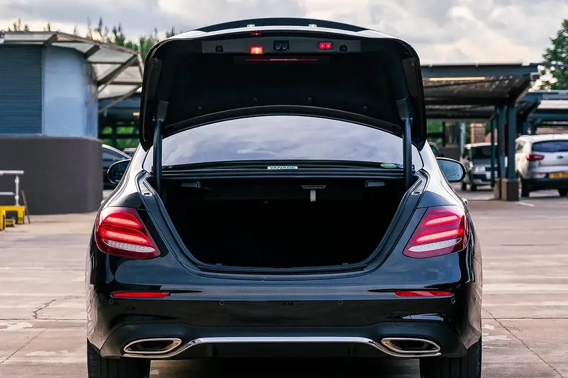 Mercedes Benz E200 Panoramic Sunroof New Arrival New Shape 😲 QUICK SALE. Cars from 150K, 30% Deposit lipa pole pole. Hire purchase installments HP. UpTo 70% financing/finance NO CRB STATUS CHECK Trade in OK