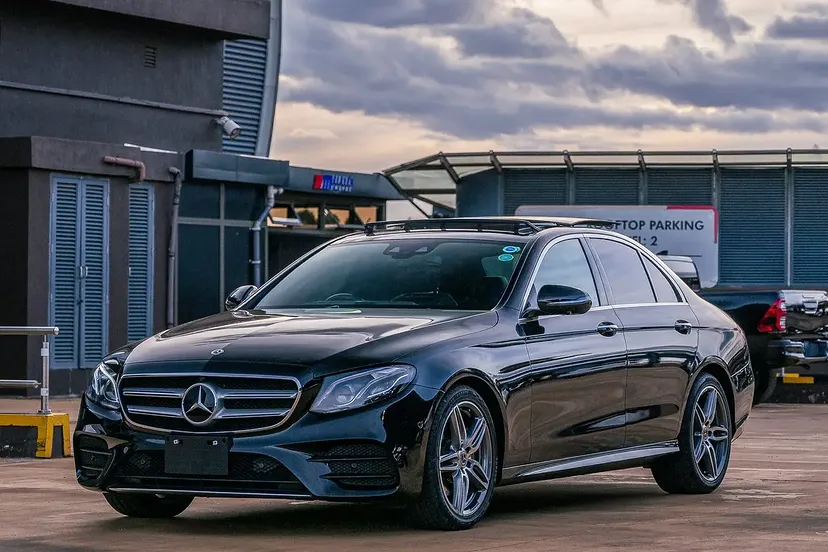 Mercedes Benz E200 Panoramic Sunroof New Arrival New Shape 😲 QUICK SALE. Cars from 150K, 30% Deposit lipa pole pole. Hire purchase installments HP. UpTo 70% financing/finance NO CRB STATUS CHECK Trade in OK