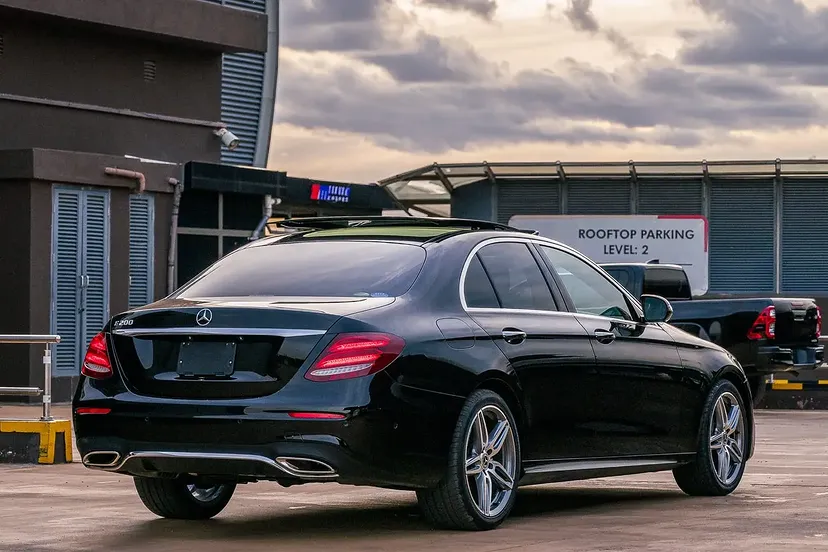 Mercedes Benz E200 Panoramic Sunroof New Arrival New Shape 😲 QUICK SALE. Cars from 150K, 30% Deposit lipa pole pole. Hire purchase installments HP. UpTo 70% financing/finance NO CRB STATUS CHECK Trade in OK