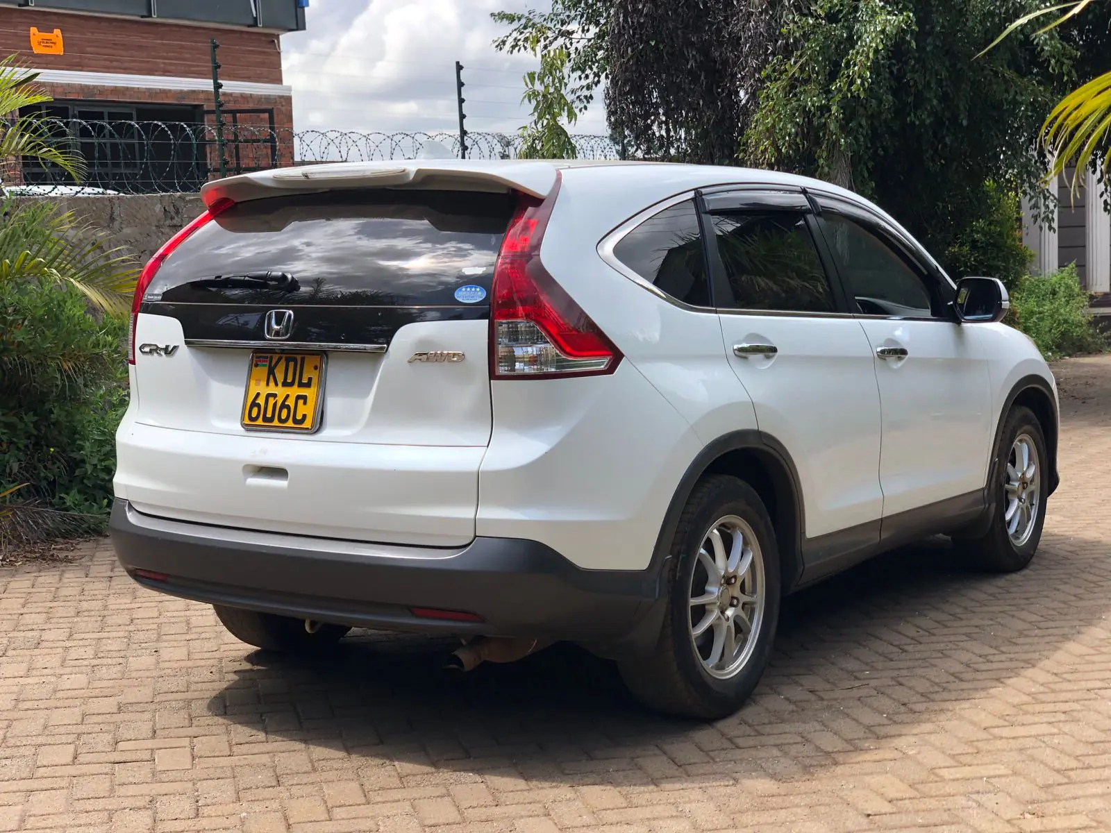 Honda CRV Sports New Shape with Sunroof 😲 QUICK SALE. Cars from 150K, 30% Deposit lipa pole pole. Hire purchase installments HP. UpTo 70% financing/finance NO CRB STATUS CHECK Trade in OK