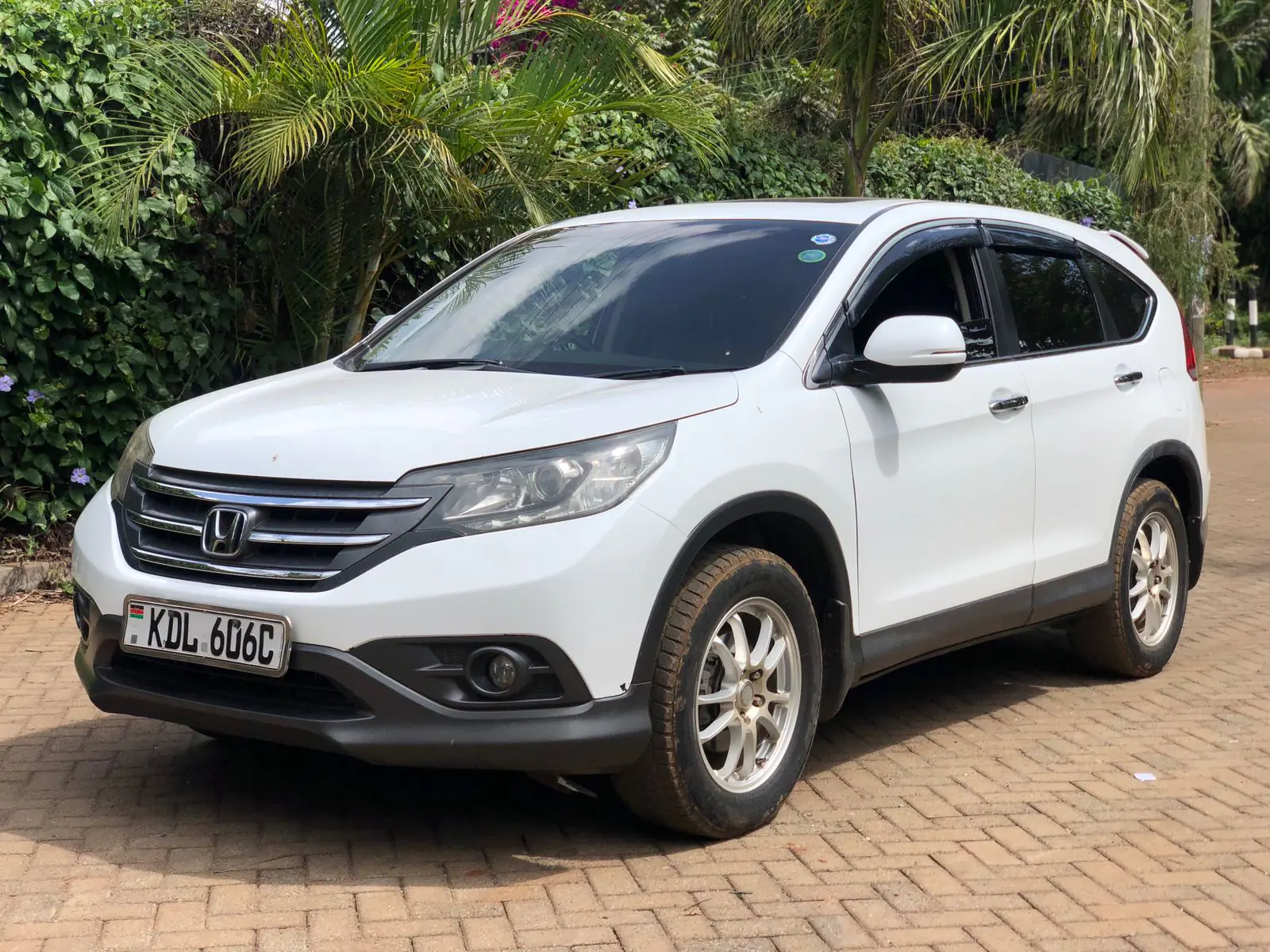 Honda CRV Sports New Shape with Sunroof 😲 QUICK SALE. Cars from 150K, 30% Deposit lipa pole pole. Hire purchase installments HP. UpTo 70% financing/finance NO CRB STATUS CHECK Trade in OK