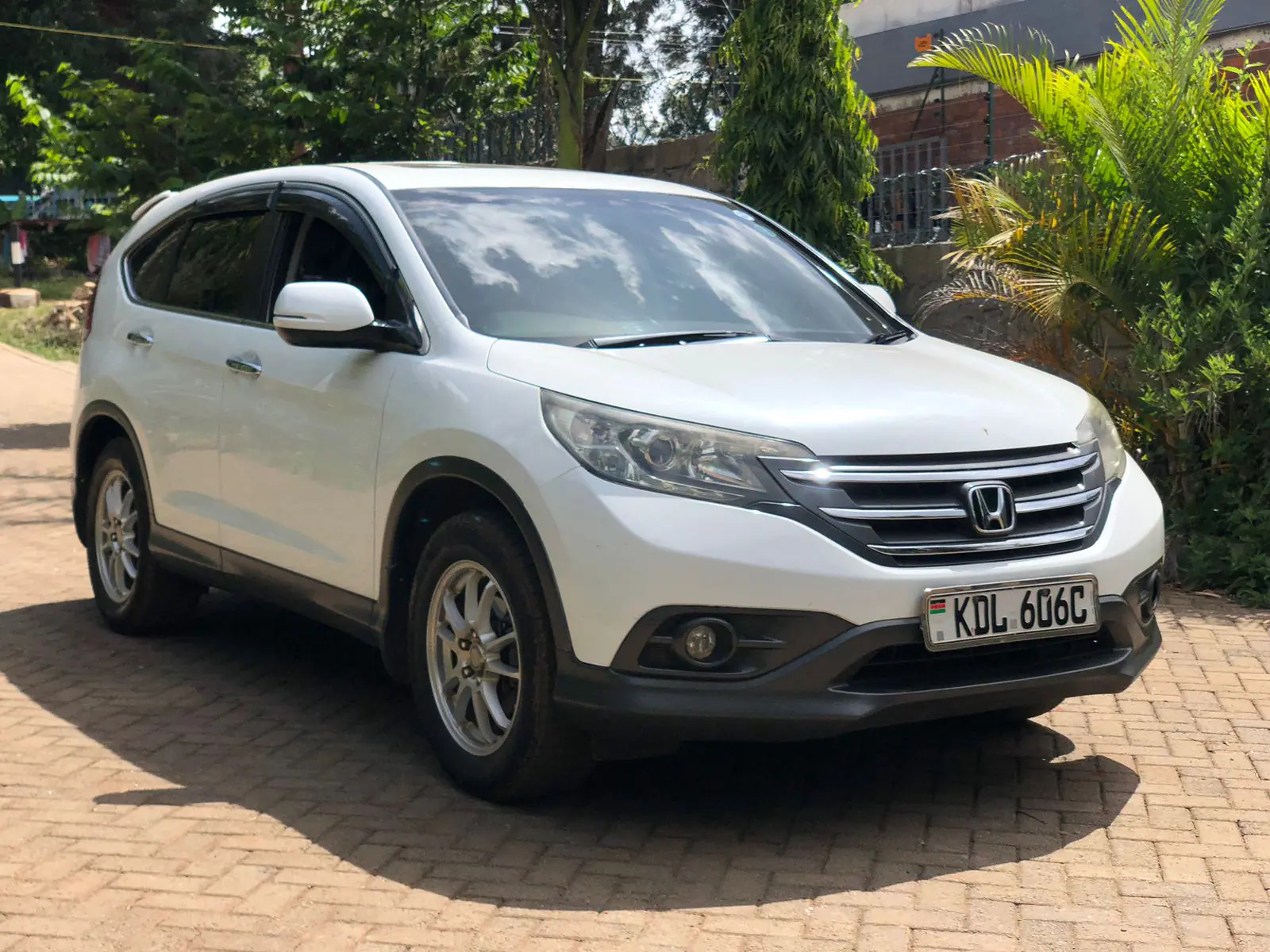 Honda CRV Sports New Shape with Sunroof 😲 QUICK SALE. Cars from 150K, 30% Deposit lipa pole pole. Hire purchase installments HP. UpTo 70% financing/finance NO CRB STATUS CHECK Trade in OK