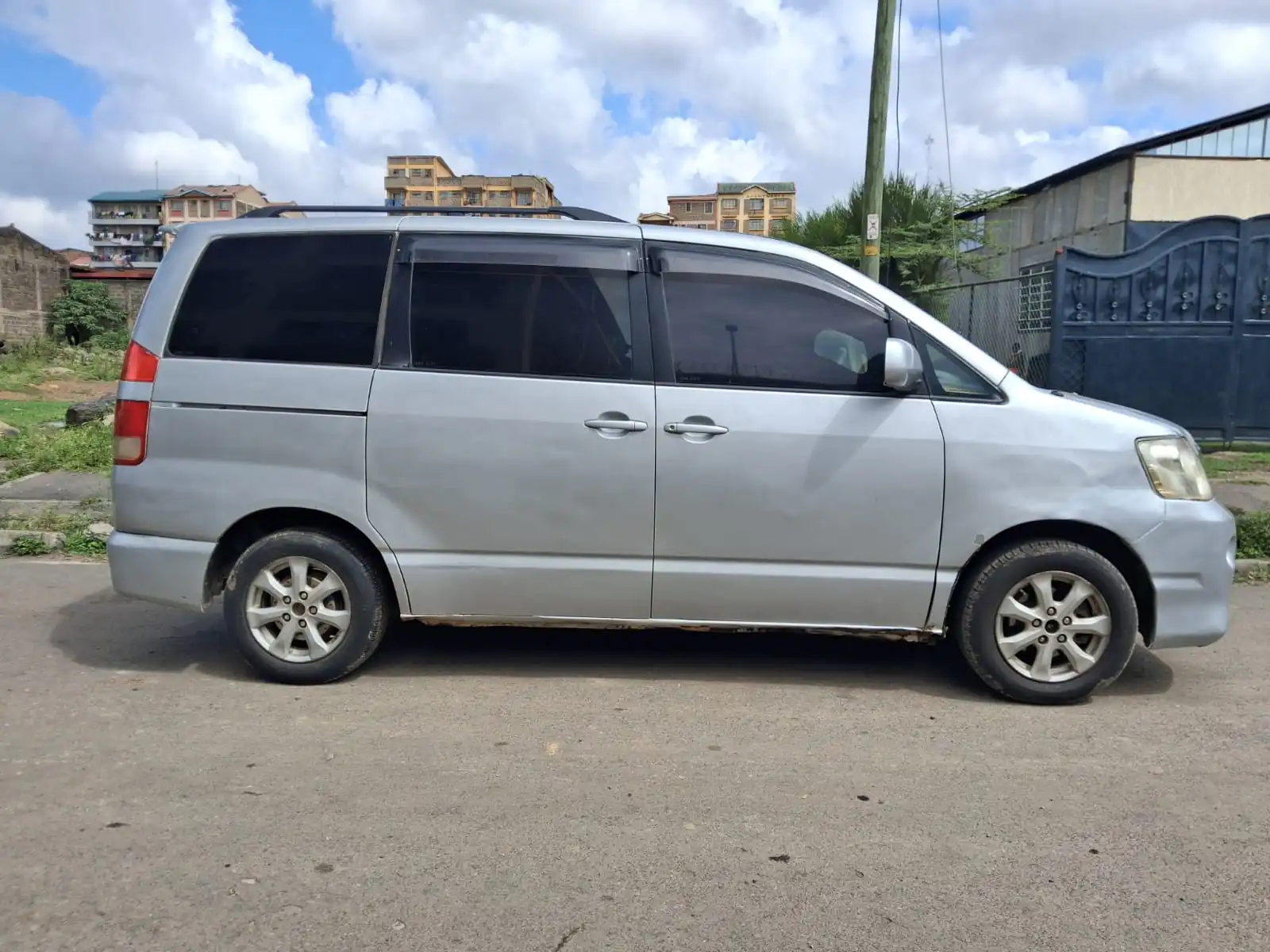 Toyota Noah 😲 QUICK SALE. Cars from 150K, 30% Deposit lipa pole pole. Hire purchase installments HP. UpTo 70% financing/finance NO CRB STATUS CHECK Trade in OK