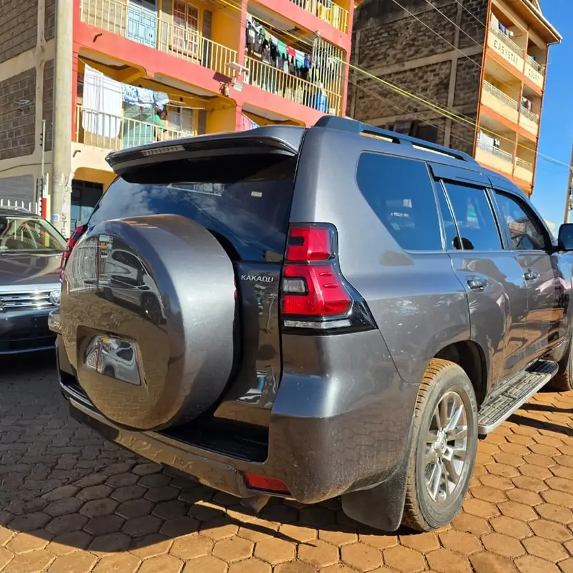 Toyota Land Cruiser Prado Kakadu VXL New Arrival New Shape 😲 💪 Fully Loaded QUICK SALE. Cars from 150K, 30% Deposit lipa pole pole. Hire purchase installments HP Car IMPORT 0% DEPOSIT. UpTo 70% financing/finance NO CRB STATUS CHECK Trade in OK