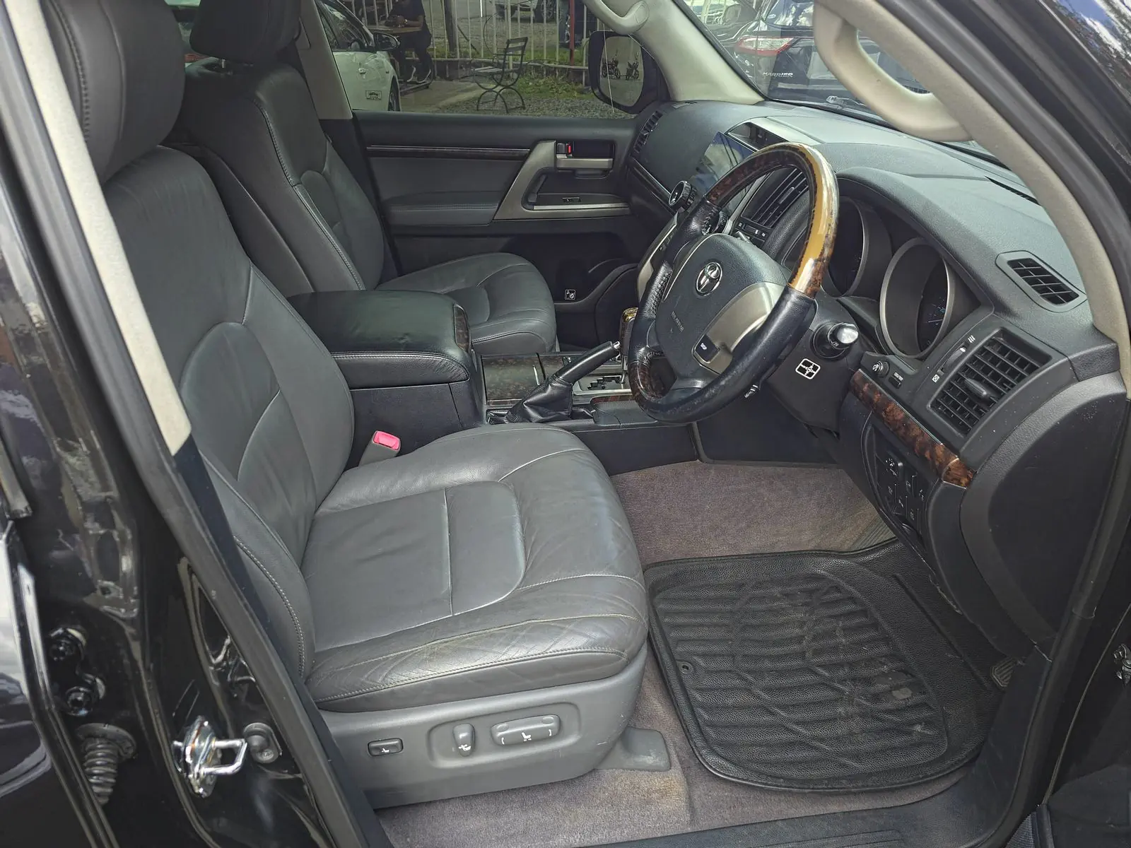 Toyota Land Cruiser V8 200😲 💪 Fully Loaded QUICK SALE. Cars from 150K, 30% Deposit lipa pole pole. Hire purchase installments HP Car IMPORT 0% DEPOSIT. UpTo 70% financing/finance NO CRB STATUS CHECK Trade in OK