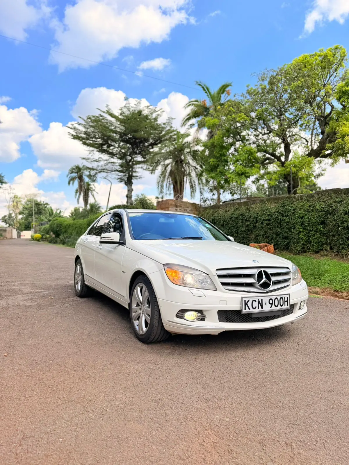MERCEDES BENZ C200😲 QUICK SALE. Cars from 150K, 30% Deposit lipa pole pole. Hire purchase installments HP. UpTo 70% financing/finance NO CRB STATUS CHECK Trade in OK
