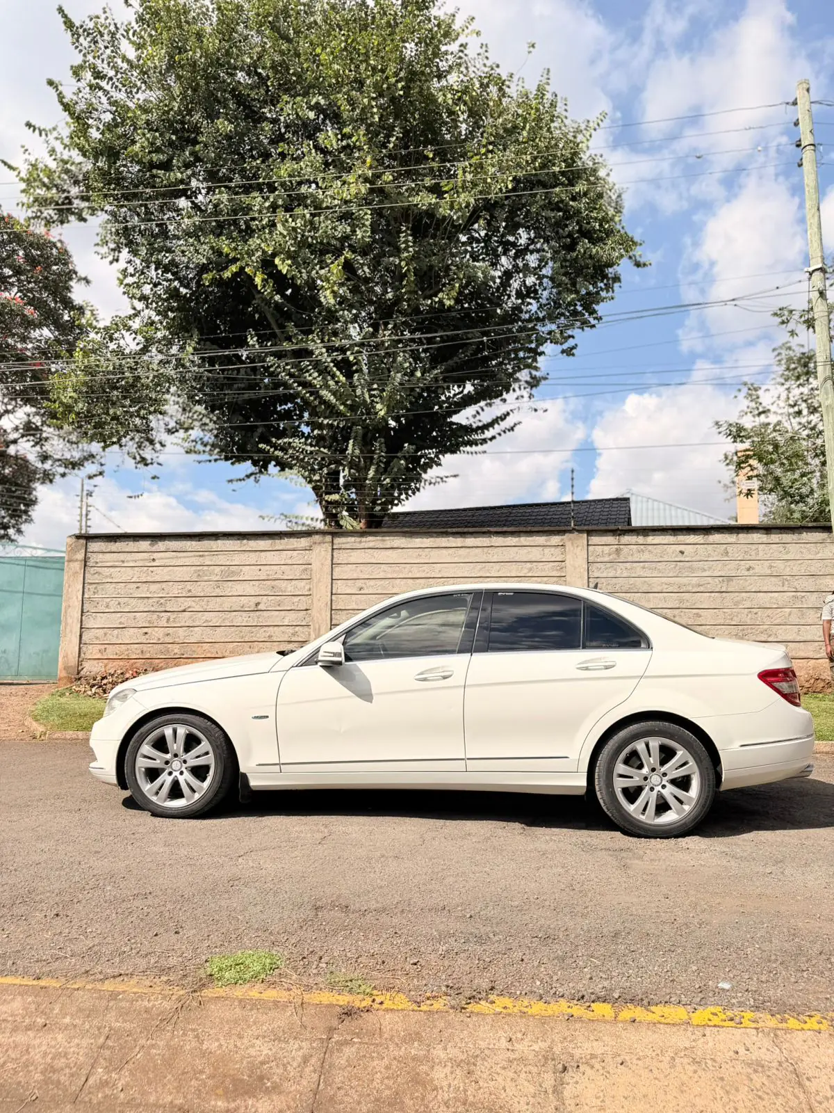 MERCEDES BENZ C200😲 QUICK SALE. Cars from 150K, 30% Deposit lipa pole pole. Hire purchase installments HP. UpTo 70% financing/finance NO CRB STATUS CHECK Trade in OK