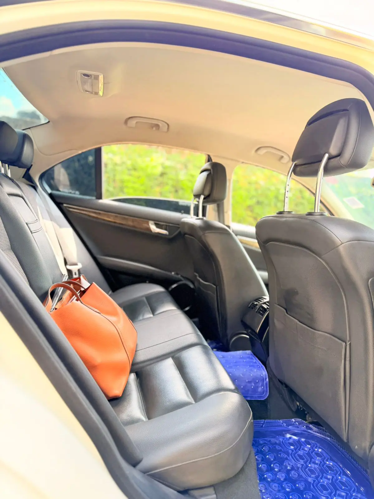 MERCEDES BENZ C200😲 QUICK SALE. Cars from 150K, 30% Deposit lipa pole pole. Hire purchase installments HP. UpTo 70% financing/finance NO CRB STATUS CHECK Trade in OK