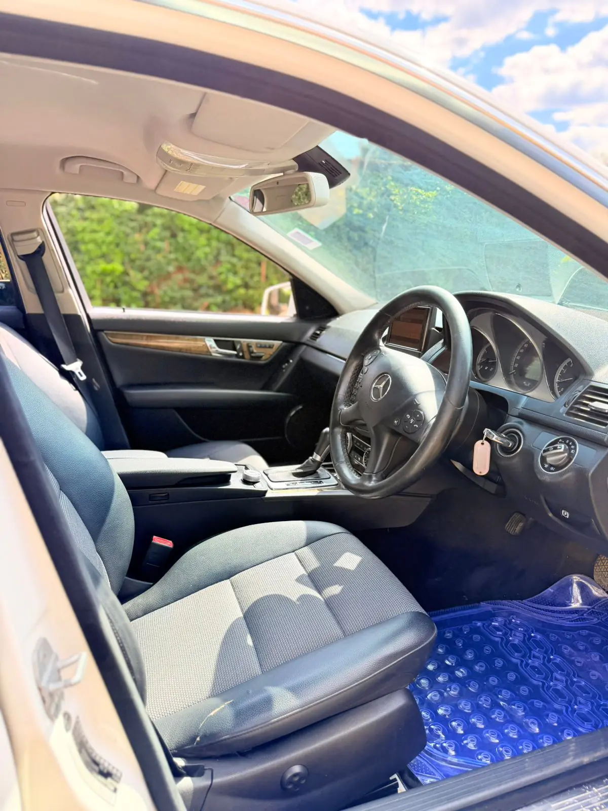 MERCEDES BENZ C200😲 QUICK SALE. Cars from 150K, 30% Deposit lipa pole pole. Hire purchase installments HP. UpTo 70% financing/finance NO CRB STATUS CHECK Trade in OK