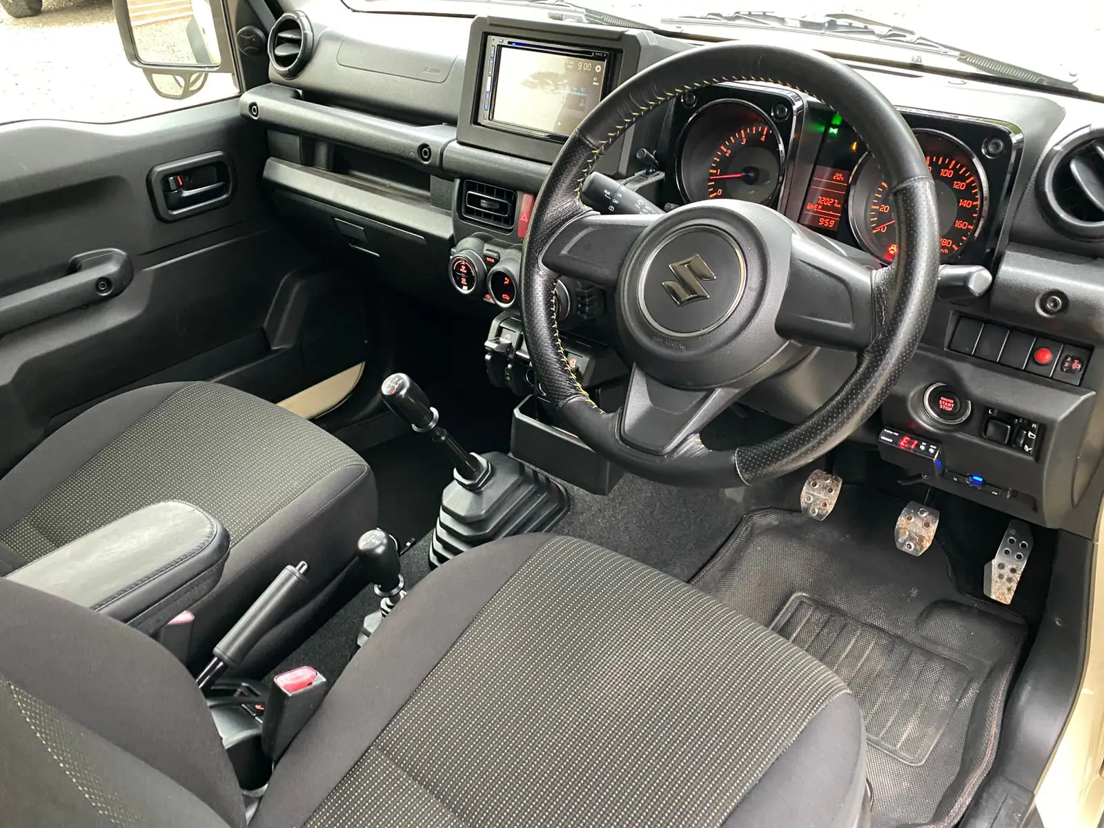 Suzuki Jimny Newest Shape New Arrival 😲 QUICK SALE. Cars from 150K, 30% Deposit lipa pole pole. Hire purchase installments HP. UpTo 70% financing/finance NO CRB STATUS CHECK Trade in OK