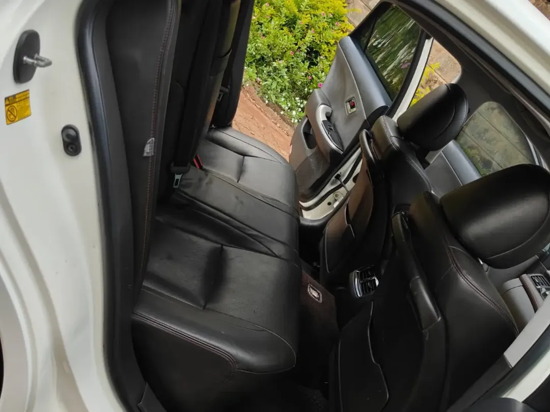 Toyota Crown Athlete with SUNROOF leather 😲 QUICK SALE. Cars from 150K, 30% Deposit lipa pole pole. Hire purchase installments HP. UpTo 70% financing/finance NO CRB STATUS CHECK Trade in OK