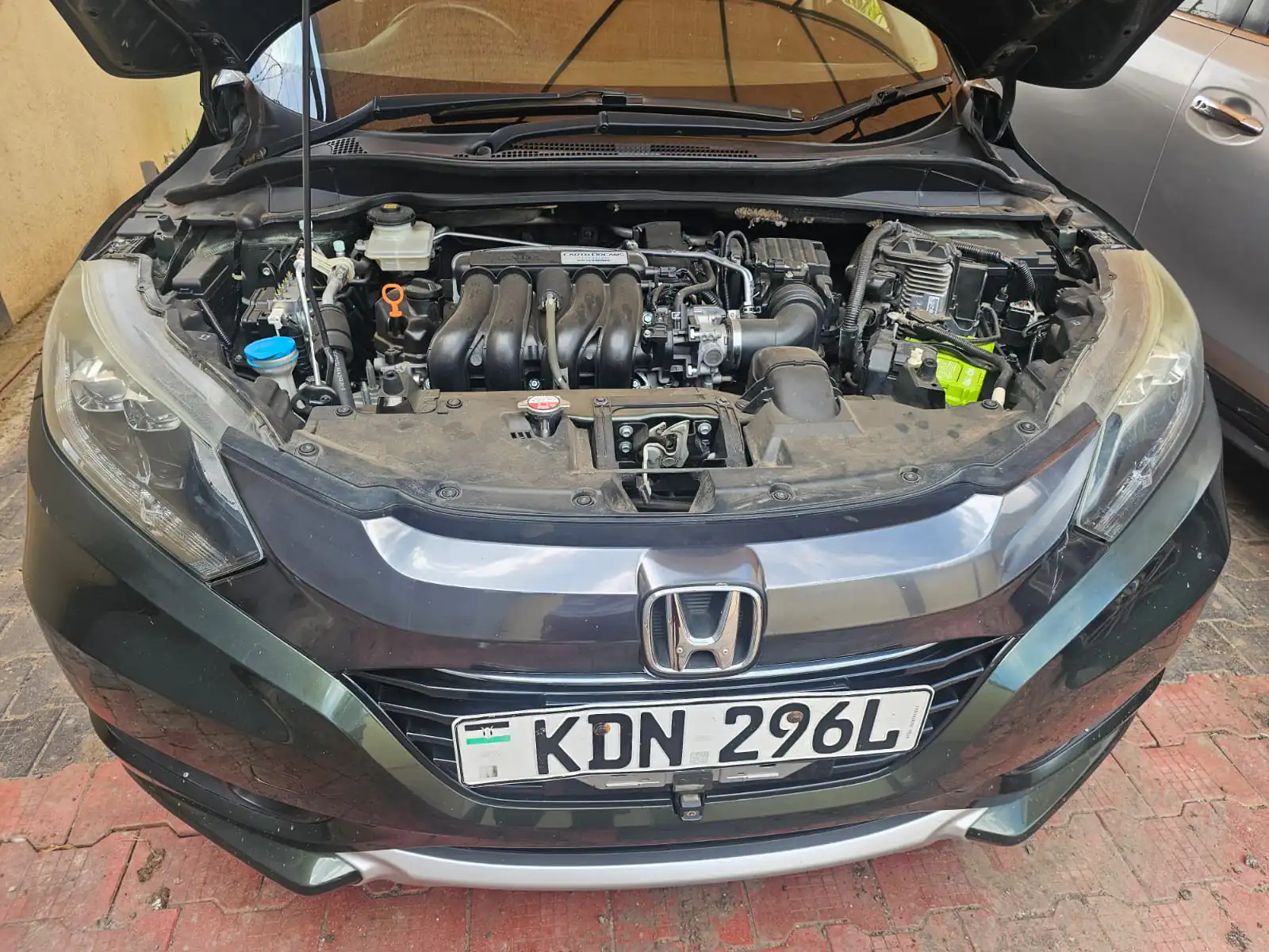 Honda Vezel 😲 QUICK SALE. Cars from 150K, 30% Deposit lipa pole pole. Hire purchase installments HP. UpTo 70% financing/finance NO CRB STATUS CHECK Trade in OK