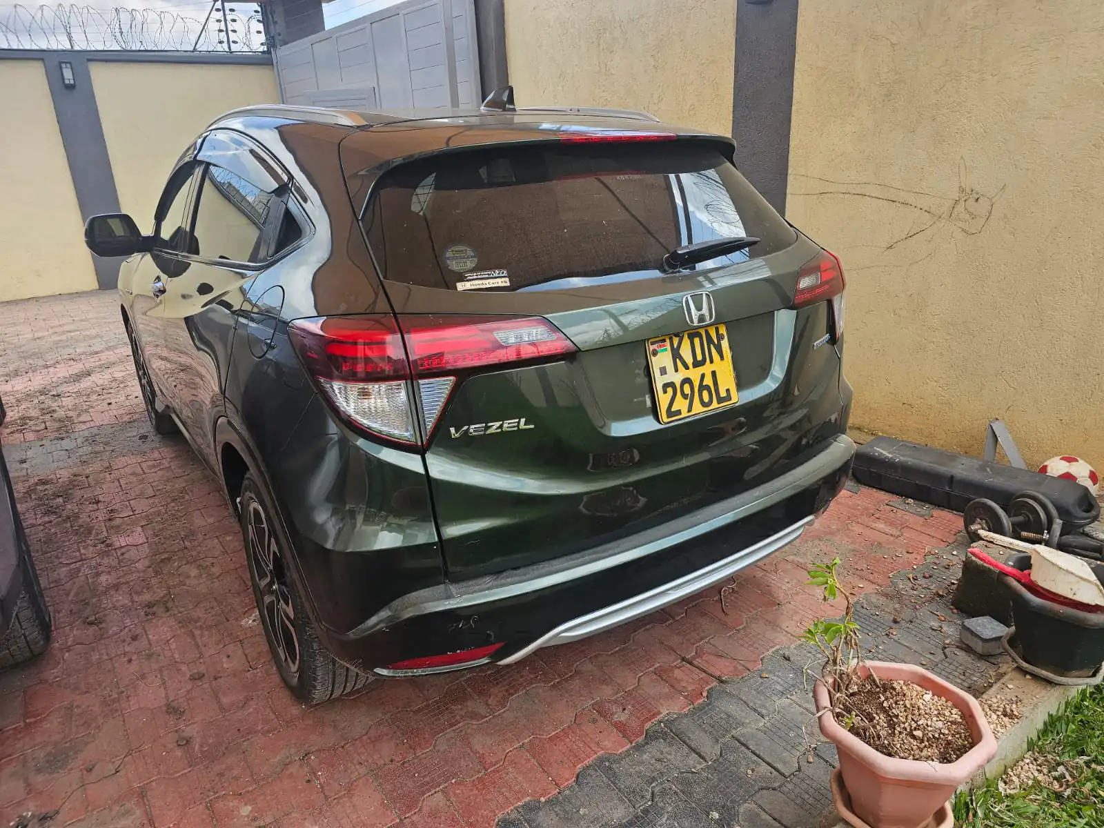 Honda Vezel 😲 QUICK SALE. Cars from 150K, 30% Deposit lipa pole pole. Hire purchase installments HP. UpTo 70% financing/finance NO CRB STATUS CHECK Trade in OK