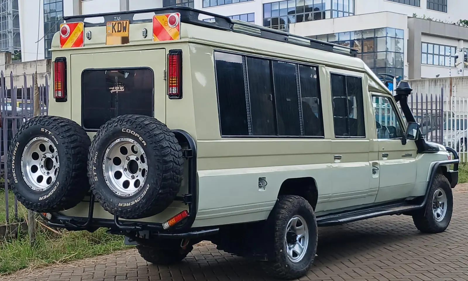 Toyota Land-Cruiser ToursVan Hard-top 😲 💪 Fully Loaded QUICK SALE. Cars from 150K, 30% Deposit lipa pole pole. Hire purchase installments HP Car IMPORT 0% DEPOSIT. UpTo 70% financing/finance NO CRB STATUS CHECK Trade in Ok