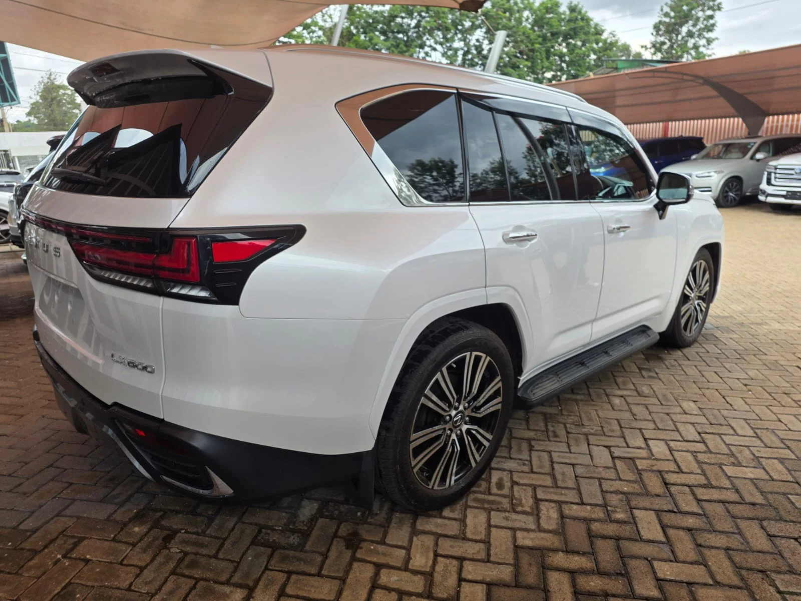 Lexus LX-600 3,900km Only 😲 💪 Fully Loaded QUICK SALE. Cars from 150K, 30% Deposit lipa pole pole. Hire purchase installments HP Car IMPORT 0% DEPOSIT. UpTo 70% financing/finance NO CRB STATUS CHECK Trade in OK