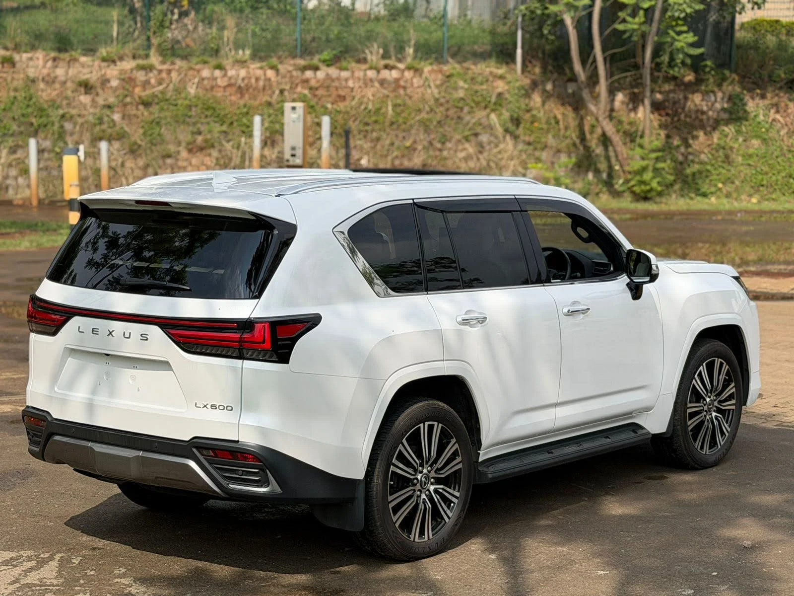 Lexus LX-600 3,900km Only 😲 💪 Fully Loaded QUICK SALE. Cars from 150K, 30% Deposit lipa pole pole. Hire purchase installments HP Car IMPORT 0% DEPOSIT. UpTo 70% financing/finance NO CRB STATUS CHECK Trade in OK