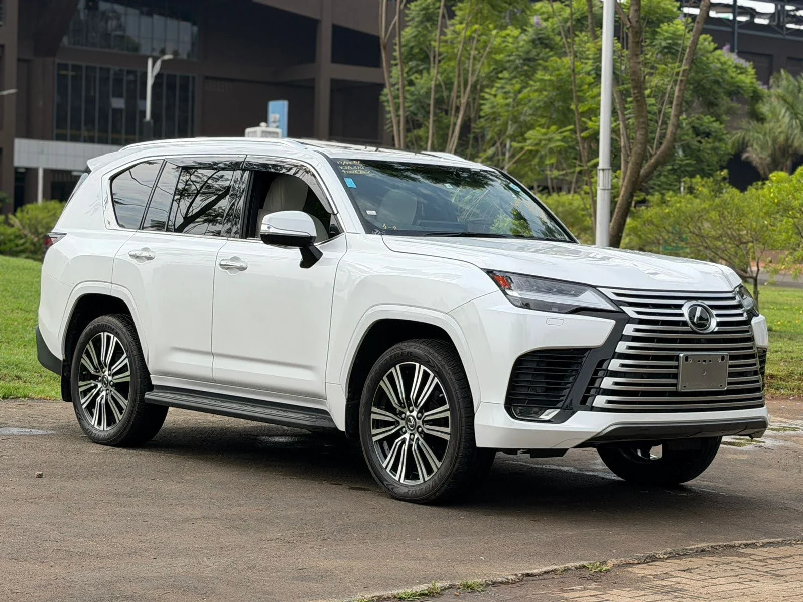 Lexus LX-600😲 💪 Fully Loaded QUICK SALE. Cars from 150K, 30% Deposit lipa pole pole. Hire purchase installments HP Car IMPORT 0% DEPOSIT. UpTo 70% financing/finance NO CRB STATUS CHECK Trade in OK