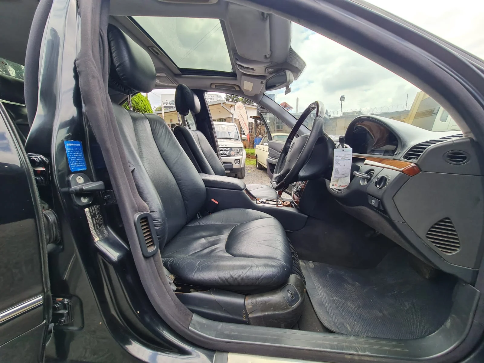 Mercedes Benz S class  with Sunroof 😲 QUICK SALE. Cars from 150K, 30% Deposit lipa pole pole. Hire purchase installments HP. UpTo 70% financing/finance NO CRB STATUS CHECK Trade in OK