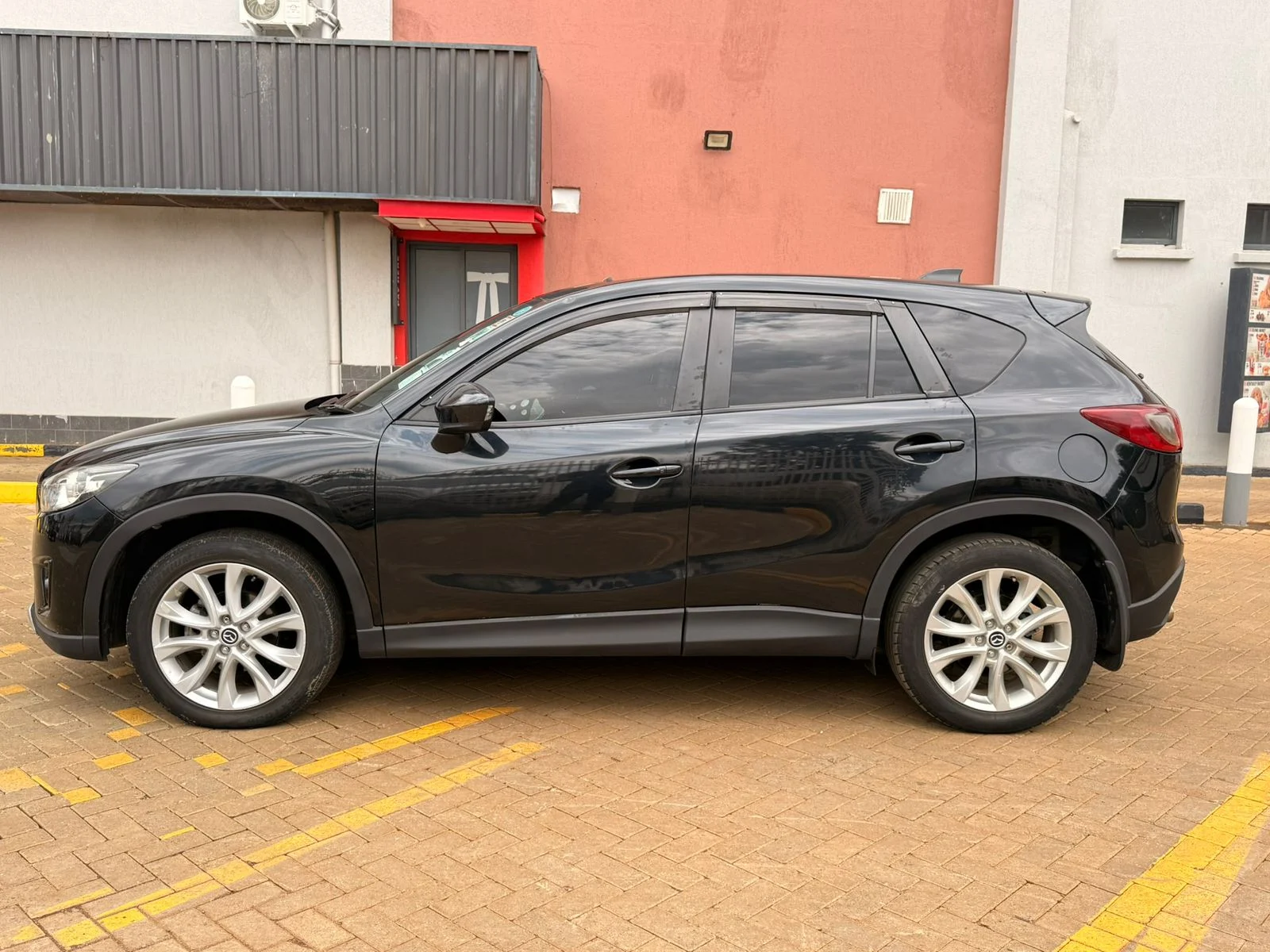 Mazda CX5 with SUNROOF 😲 QUICK SALE. Cars from 150K, 30% Deposit lipa pole pole. Hire purchase installments HP. UpTo 70% financing/finance NO CRB STATUS CHECK Trade in OK