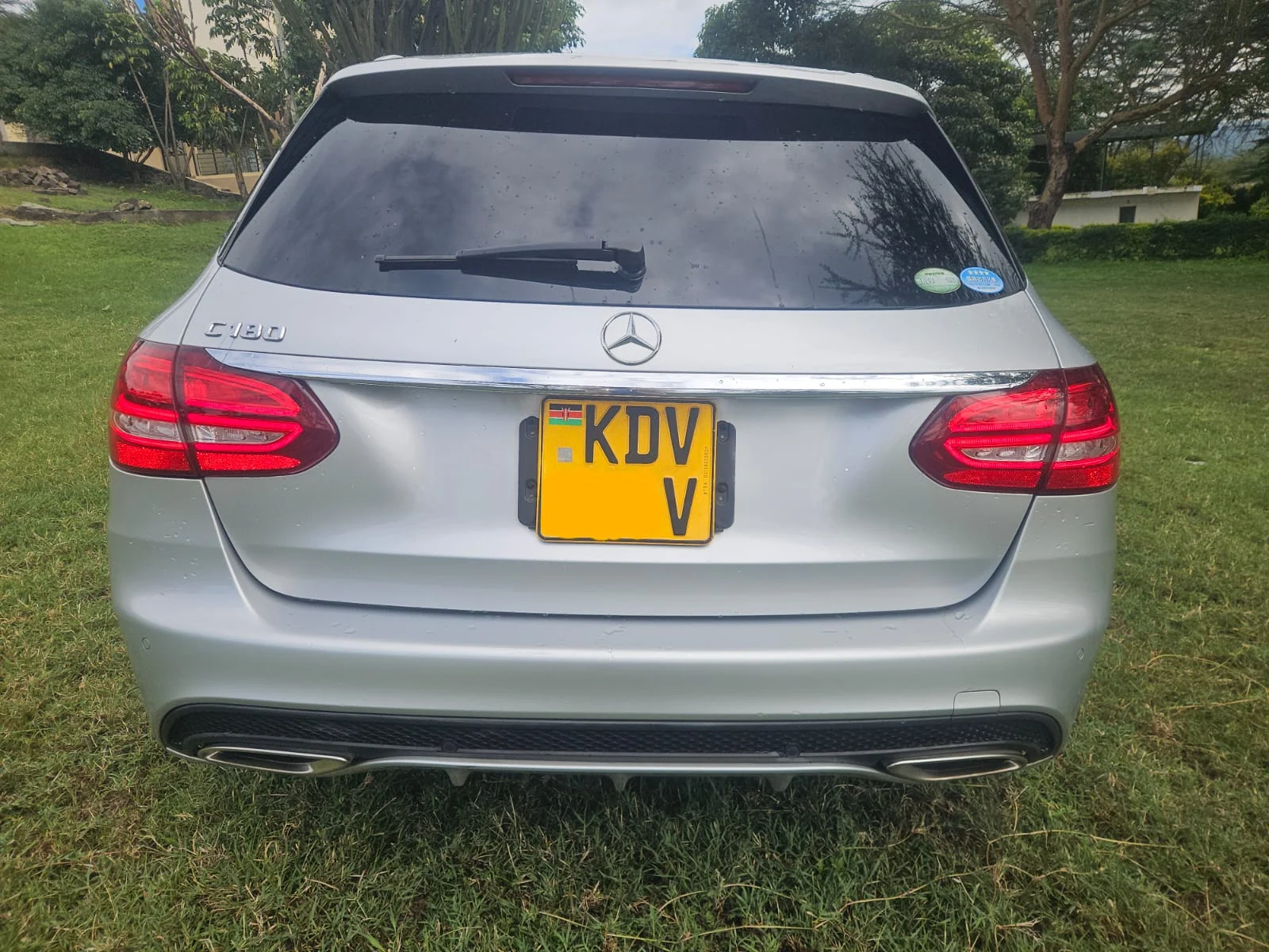 Mercedes Benz c200 with Panoramic SUNROOF New Arrival 😲 QUICK SALE. Cars from 150K, 30% Deposit lipa pole pole. Hire purchase installments HP. UpTo 70% financing/finance NO CRB STATUS CHECK Trade in OK
