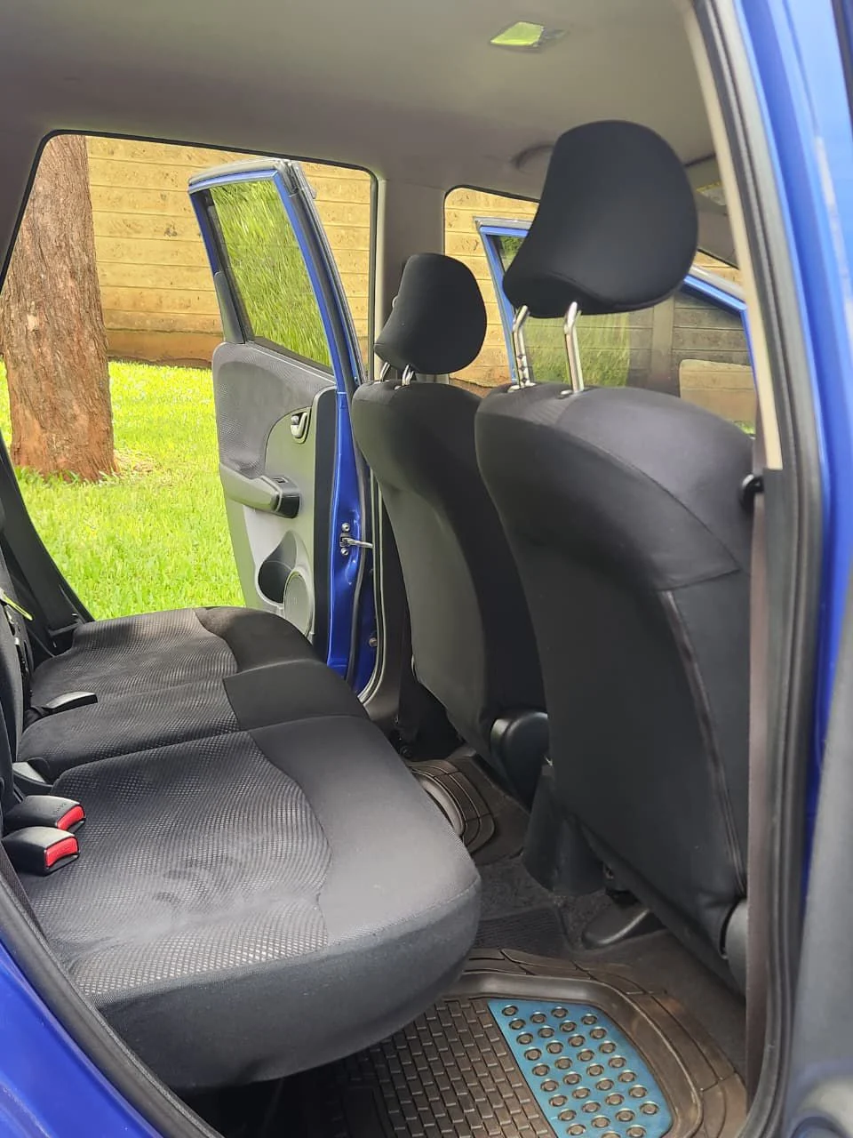 Honda fit QUICK SALE 😲. Cars from 150K, 30% Deposit lipa pole pole. Hire purchase installments HP. UpTo 70% financing/finance NO CRB STATUS CHECK Trade in OK