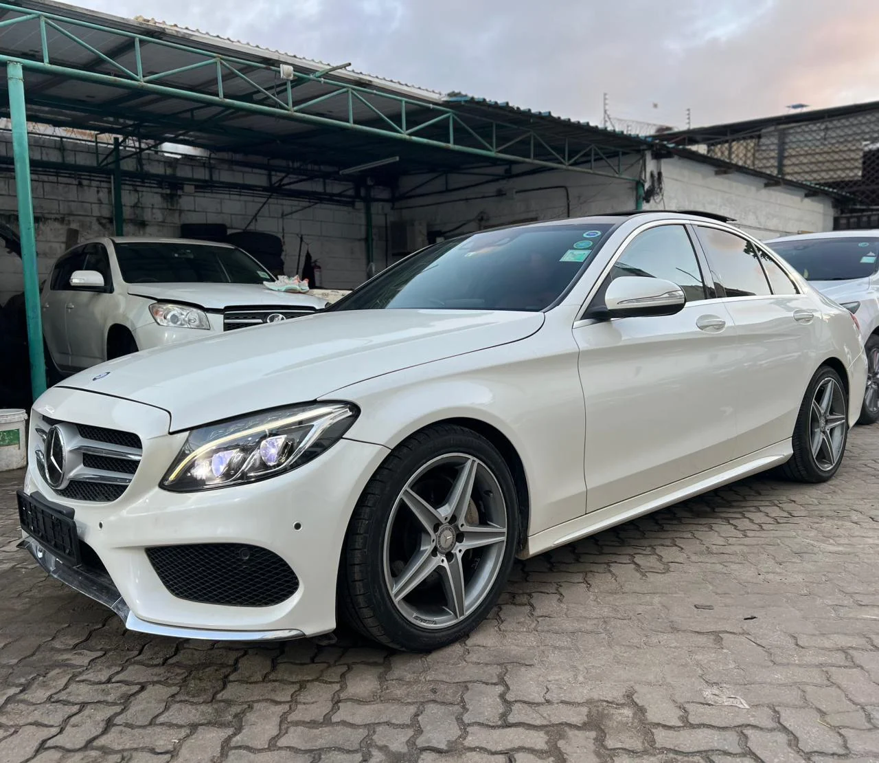 Mercedes Benz c200 with SUNROOF panoramic New Shape New Arrival QUICK SALE 😲. Cars from 150K, 30% Deposit lipa pole pole. Hire purchase installments HP. UpTo 70% financing/finance NO CRB STATUS CHECK Trade in OK