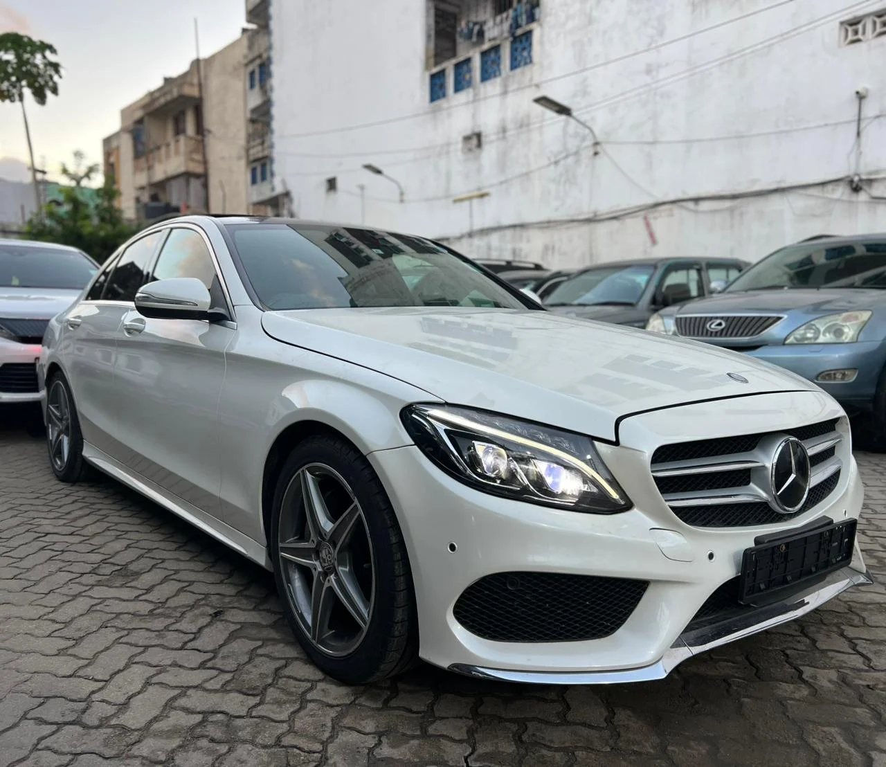 Mercedes Benz c200 with SUNROOF panoramic New Shape New Arrival QUICK SALE 😲. Cars from 150K, 30% Deposit lipa pole pole. Hire purchase installments HP. UpTo 70% financing/finance NO CRB STATUS CHECK Trade in OK