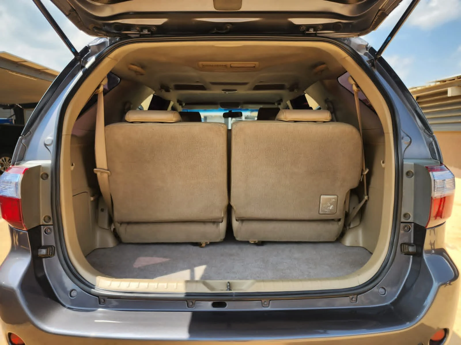 Toyota Fortuner Lady Owner Very Clean 😲 💪 Fully Loaded QUICK SALE. Cars from 150K, 30% Deposit lipa pole pole. Hire purchase installments HP Car IMPORT 0% DEPOSIT. UpTo 70% financing/finance NO CRB STATUS CHECK Trade in OK