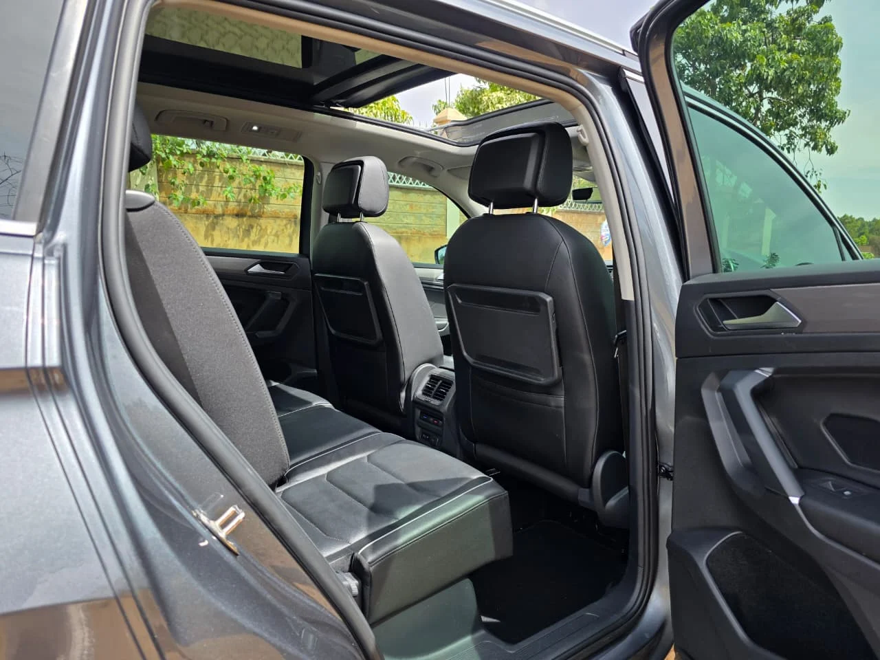 Volkswagen Tiguan VW Panoramic view sunroof New Shape New Arrival 😲 QUICK SALE. Cars from 150K, 30% Deposit lipa pole pole. Hire purchase installments HP. UpTo 70% financing/finance NO CRB STATUS CHECK Trade in OK