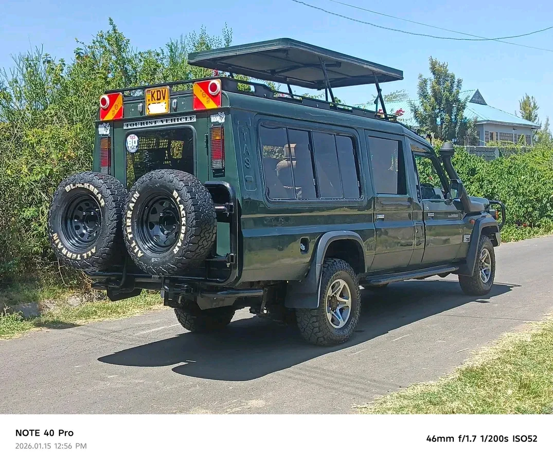 Toyota Land-Cruiser Tour Van Long chassis 😲 💪 Fully Loaded QUICK SALE. Cars from 150K, 30% Deposit lipa pole pole. Hire purchase installments HP Car IMPORT 0% DEPOSIT. UpTo 70% financing/finance NO CRB STATUS CHECK Trade in OK