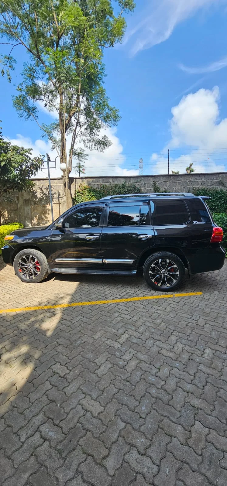 Toyota Land Cruiser V8 Sahara 😲 💪 Fully Loaded QUICK SALE. Cars from 150K, 30% Deposit lipa pole pole. Hire purchase installments HP Car IMPORT 0% DEPOSIT. UpTo 70% financing/finance NO CRB STATUS CHECK Trade in OK