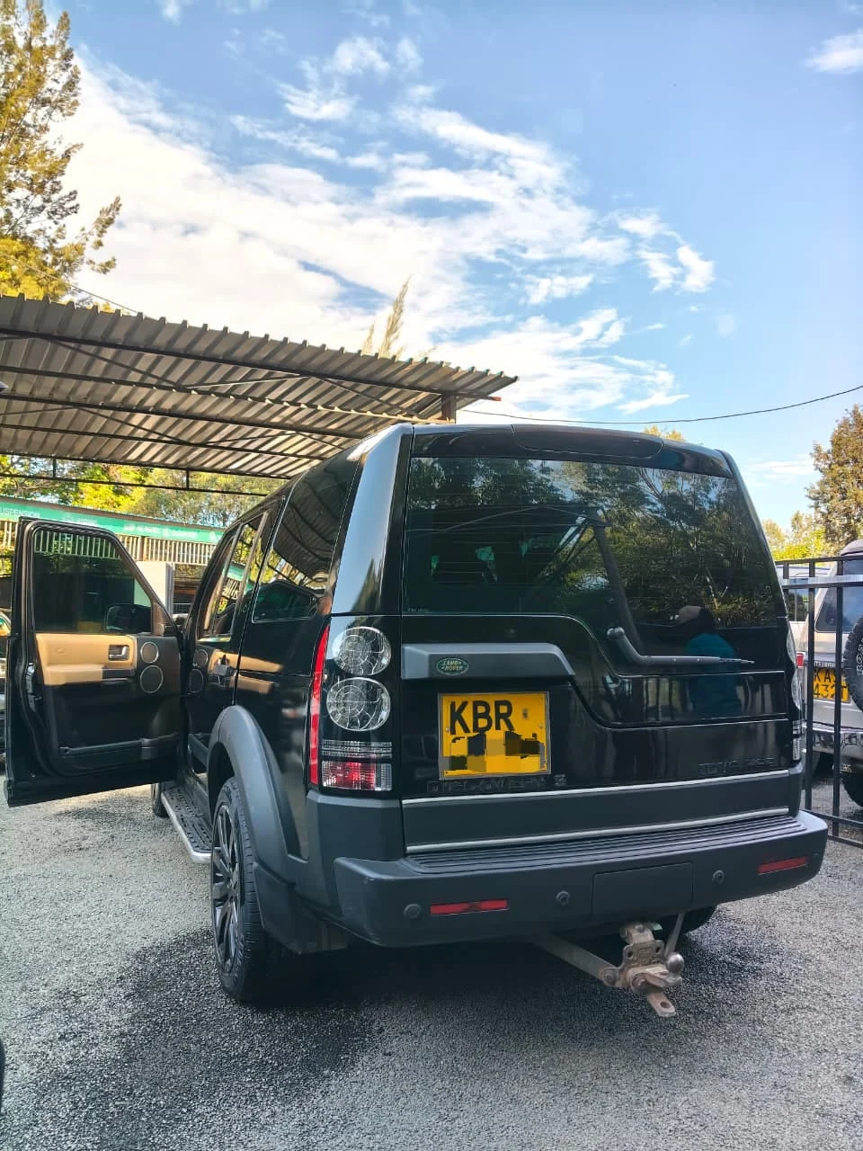 Land Rover Discovery 3 triple Sunroof 1.6M ONLY 😲 💪 Fully Loaded QUICK SALE. Cars from 150K, 30% Deposit lipa pole pole. Hire purchase installments HP Car IMPORT 0% DEPOSIT. UpTo 70% financing/finance NO CRB STATUS CHECK Trade in OK