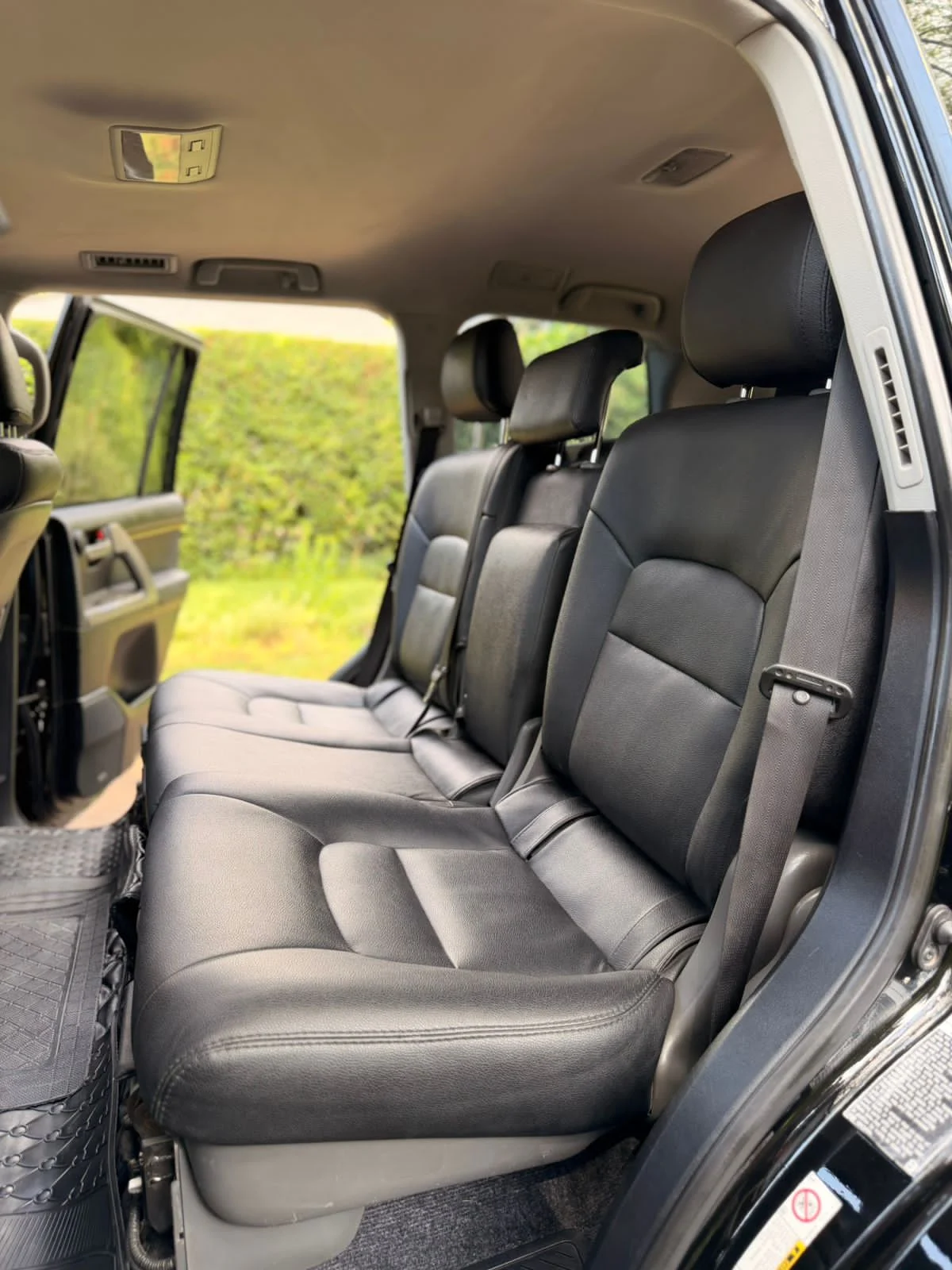 Toyota Land Cruiser V8 Very clean  😲 💪 Fully Loaded QUICK SALE. Cars from 150K, 30% Deposit lipa pole pole. Hire purchase installments HP Car IMPORT 0% DEPOSIT. UpTo 70% financing/finance NO CRB STATUS CHECK Trade in OK