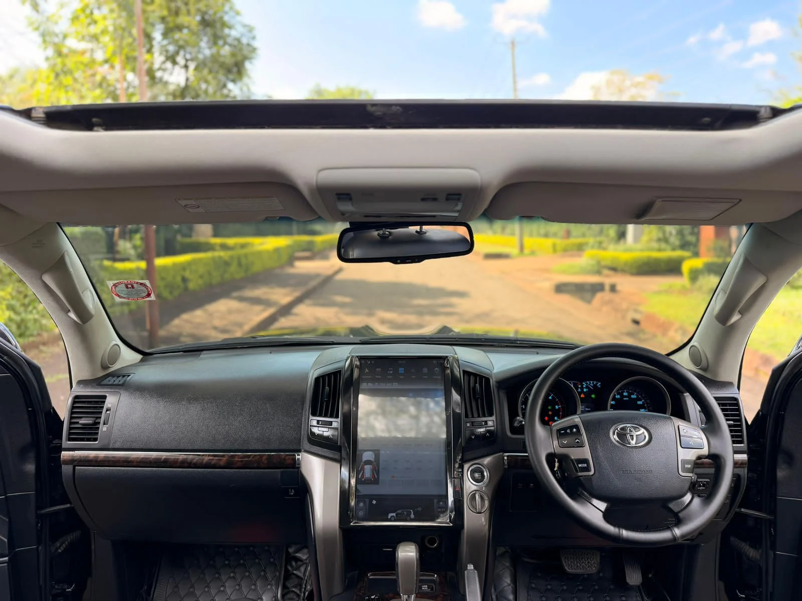 Toyota Land Cruiser V8 Very clean  😲 💪 Fully Loaded QUICK SALE. Cars from 150K, 30% Deposit lipa pole pole. Hire purchase installments HP Car IMPORT 0% DEPOSIT. UpTo 70% financing/finance NO CRB STATUS CHECK Trade in OK
