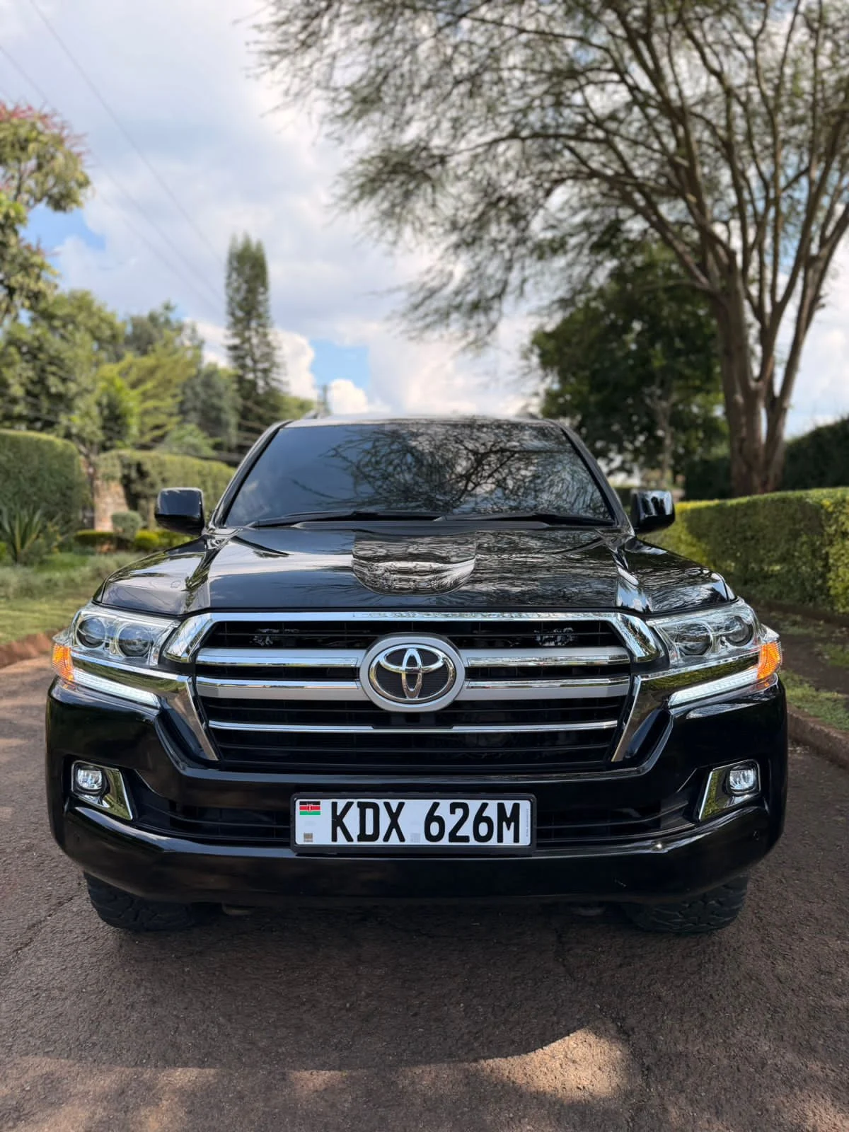Toyota Land Cruiser V8 Very clean  😲 💪 Fully Loaded QUICK SALE. Cars from 150K, 30% Deposit lipa pole pole. Hire purchase installments HP Car IMPORT 0% DEPOSIT. UpTo 70% financing/finance NO CRB STATUS CHECK Trade in OK