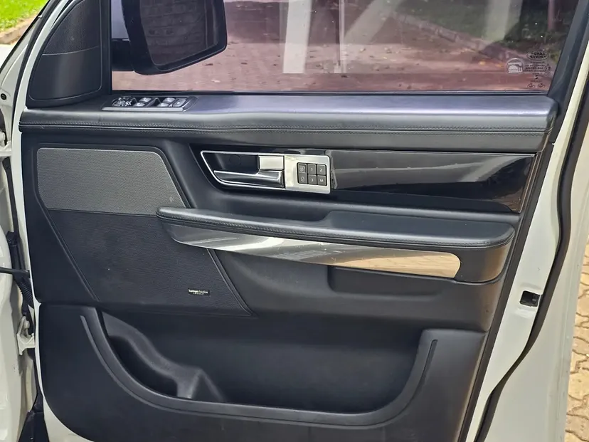 Land Rover Range Rover Fully Loaded 😲 💪 Fully Loaded QUICK SALE. Cars from 150K, 30% Deposit lipa pole pole. Hire purchase installments HP Car IMPORT 0% DEPOSIT. UpTo 70% financing/finance NO CRB STATUS CHECK Trade in OK