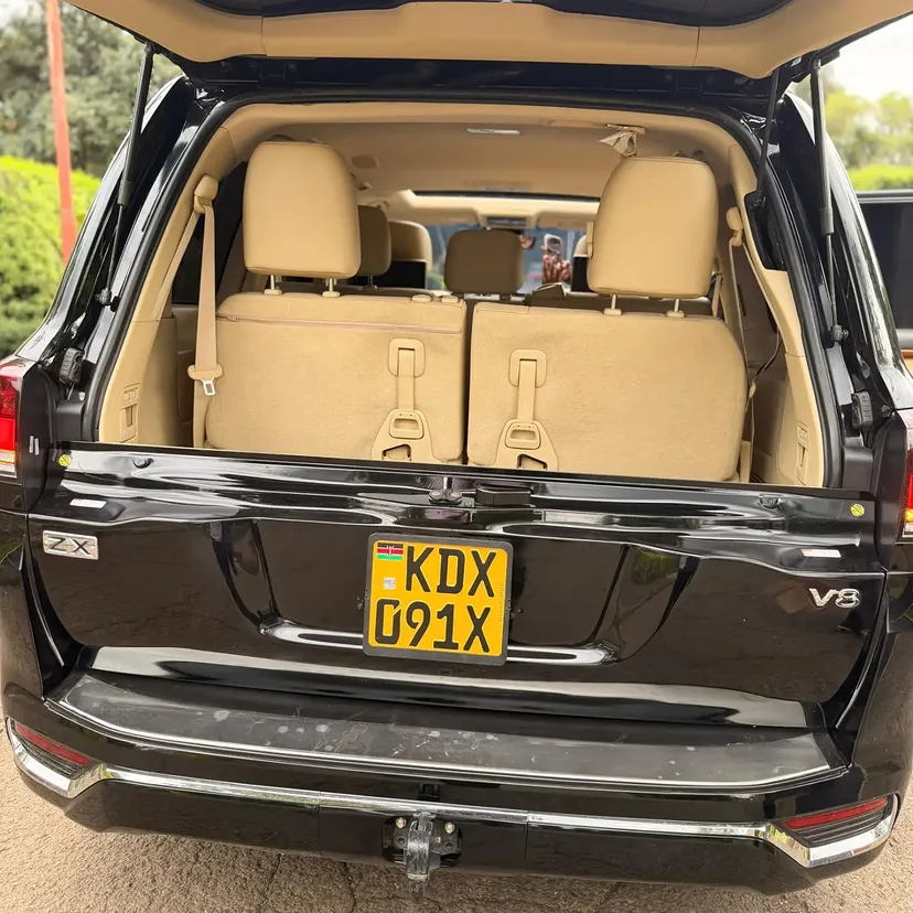 TOYOTA LAND CRUISER V8  ZX Sunroof 😲 💪 Fully Loaded QUICK SALE. Cars from 150K, 30% Deposit lipa pole pole. Hire purchase installments HP Car IMPORT 0% DEPOSIT. UpTo 70% financing/finance NO CRB STATUS CHECK Trade in OK