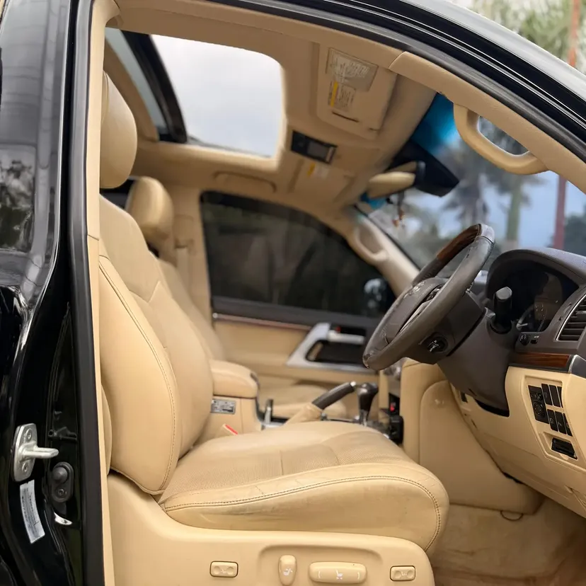 TOYOTA LAND CRUISER V8  ZX Sunroof 😲 💪 Fully Loaded QUICK SALE. Cars from 150K, 30% Deposit lipa pole pole. Hire purchase installments HP Car IMPORT 0% DEPOSIT. UpTo 70% financing/finance NO CRB STATUS CHECK Trade in OK
