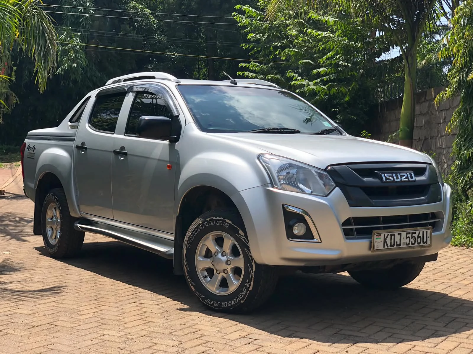 Isuzu D-max Pick up Double Cab local Assembly 2022 New Shape 😲 💪 Fully Loaded QUICK SALE. Cars from 150K, 30% Deposit lipa pole pole. Hire purchase installments HP Car IMPORT 0% DEPOSIT. UpTo 70% financing/finance NO CRB STATUS CHECK Trade in OK