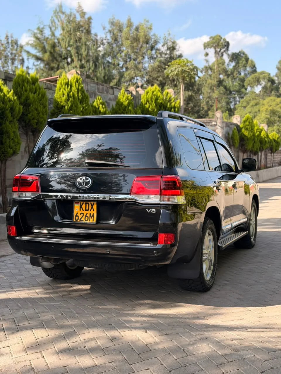 Toyota Land Cruiser V8 DIESEL 200 Series SUNROOF 4500cc 4.5L Very clean 😲 💪 Fully Loaded QUICK SALE. Cars from 150K, 30% Deposit lipa pole pole. Hire purchase installments HP Car IMPORT 0% DEPOSIT. UpTo 70% financing/finance NO CRB STATUS CHECK Trade in OK