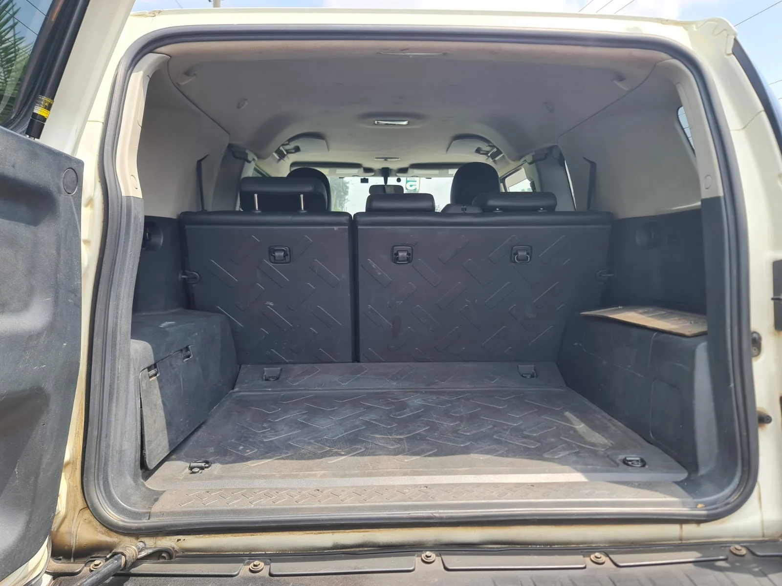 Toyota FJ CRUISER Local Assembly Very Clean 😲 💪 Fully Loaded QUICK SALE. Cars from 150K, 30% Deposit lipa pole pole. Hire purchase installments HP Car IMPORT 0% DEPOSIT. UpTo 70% financing/finance NO CRB STATUS CHECK Trade in OK