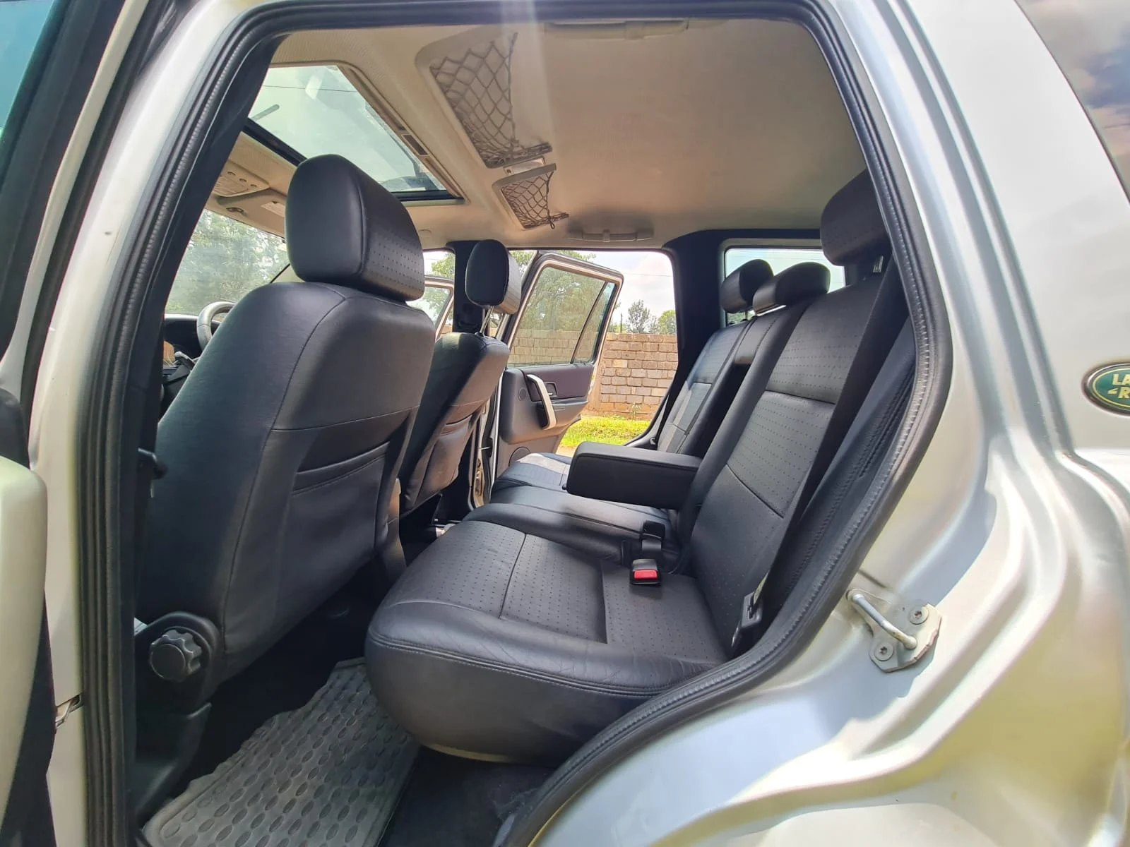 Land Rover Freelander with  SUNROOF Local Assembly 😲 💪 Fully Loaded QUICK SALE. Cars from 150K, 30% Deposit lipa pole pole. Hire purchase installments HP Car IMPORT 0% DEPOSIT. UpTo 70% financing/finance NO CRB STATUS CHECK Trade in OK