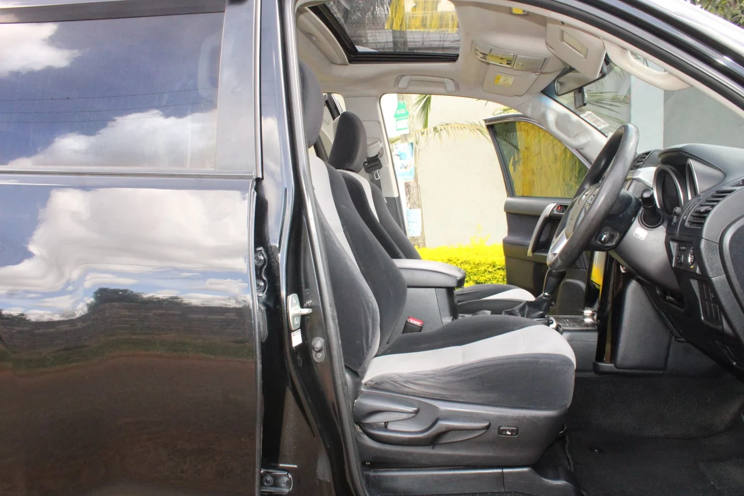 Toyota Land Cruiser Prado with SUNROOF j150 😲 💪 Fully Loaded QUICK SALE. Cars from 150K, 30% Deposit lipa pole pole. Hire purchase installments HP Car IMPORT 0% DEPOSIT. UpTo 70% financing/finance NO CRB STATUS CHECK Trade in OK