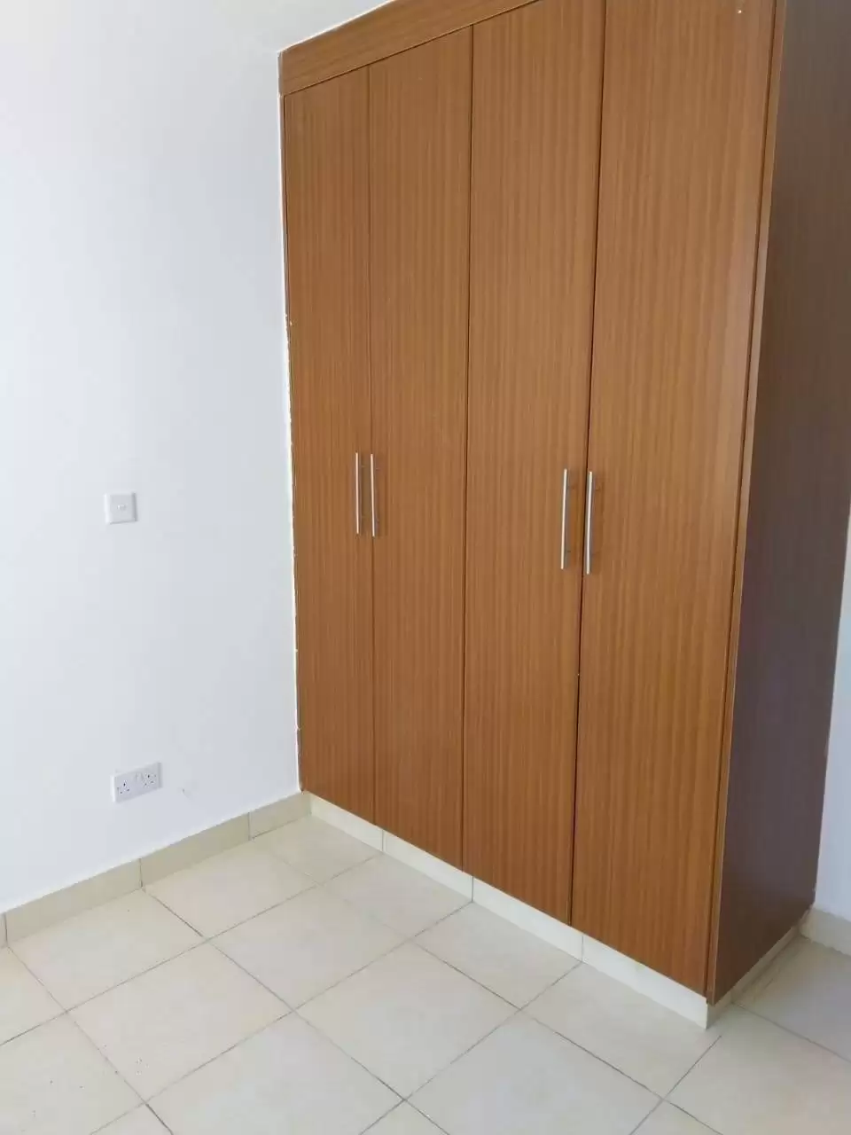 3 bedroom with Dsq 4th Flr 4.8M(Distress negotiable Distress on Sale Apartment For Sale on Sale Athi River with All Amenities like Malls, Schools Swimming Pool etc